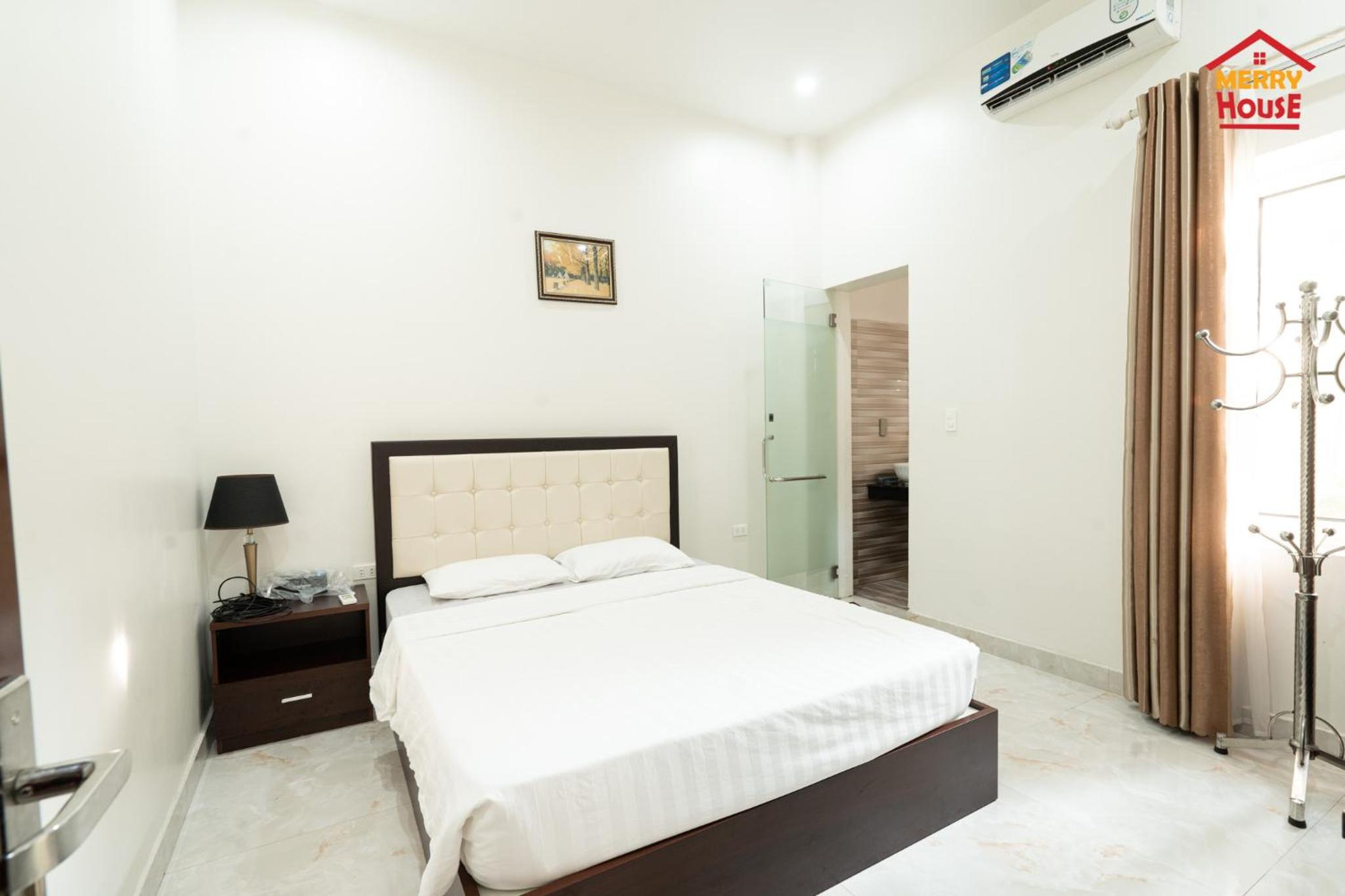 One-Bedroom Apartment - Photo 4