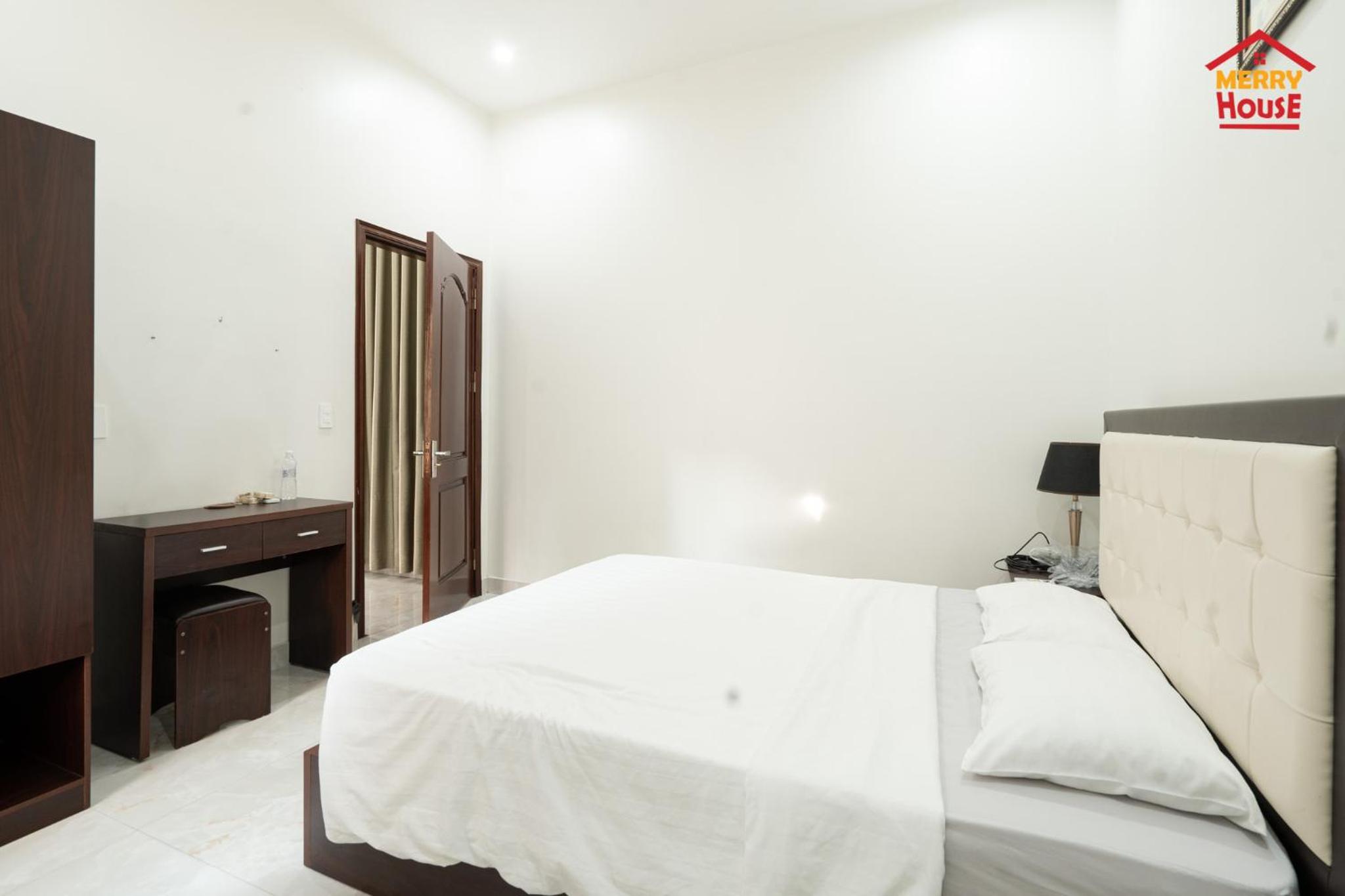 One-Bedroom Apartment - Photo 7