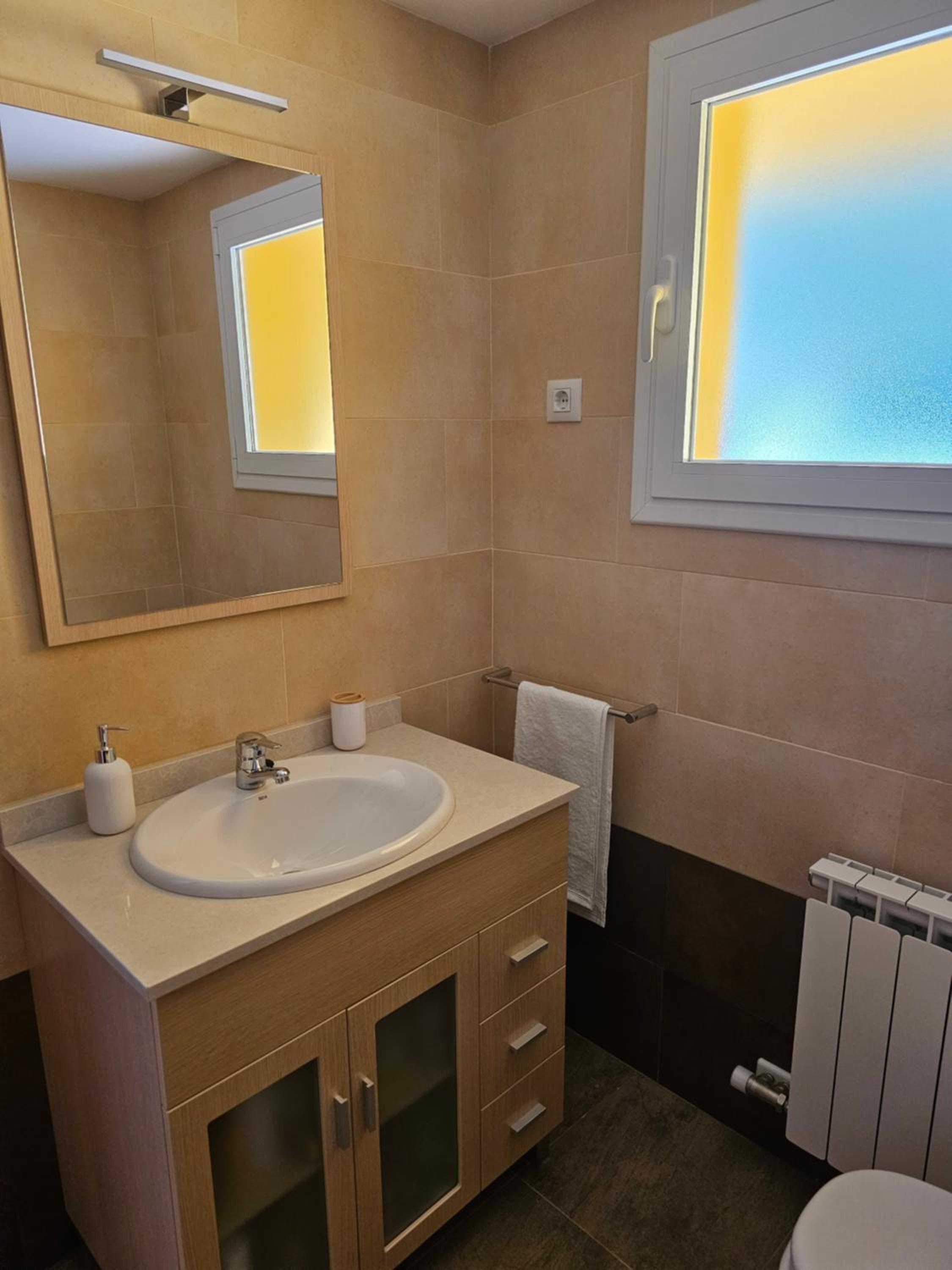 Three-Bedroom House photo 3