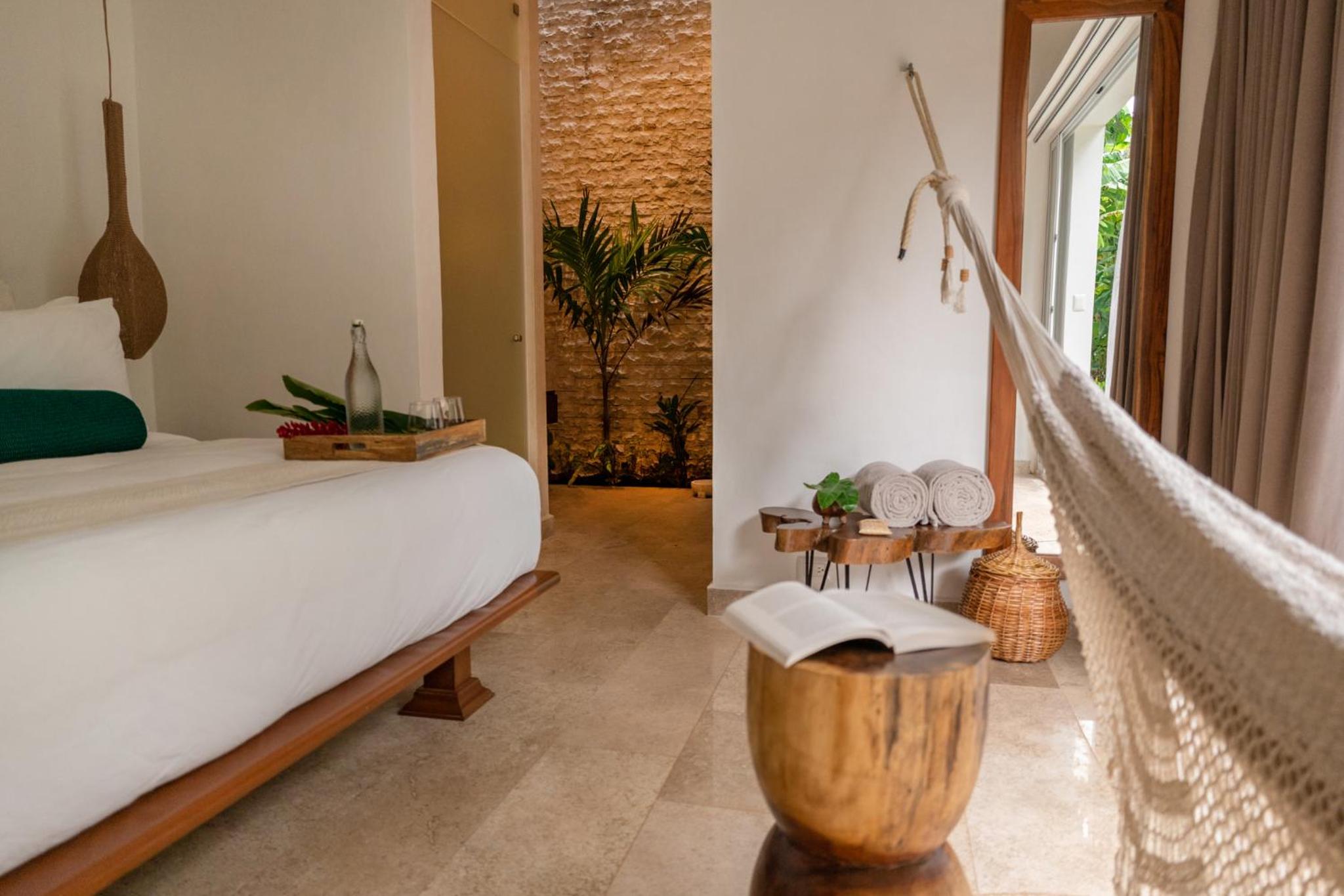 Deluxe Double Room with Bath photo 3