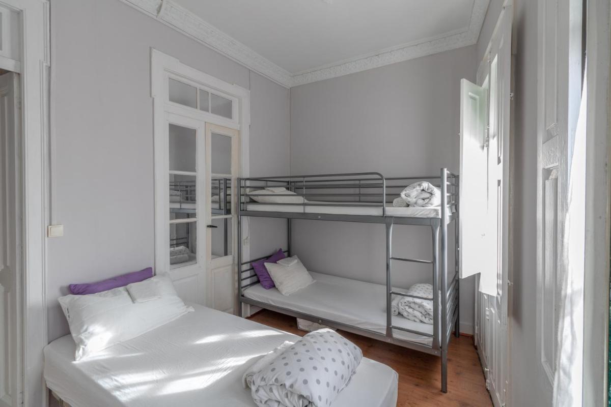 Bed in 6-Bed Mixed Dormitory Room photo 1