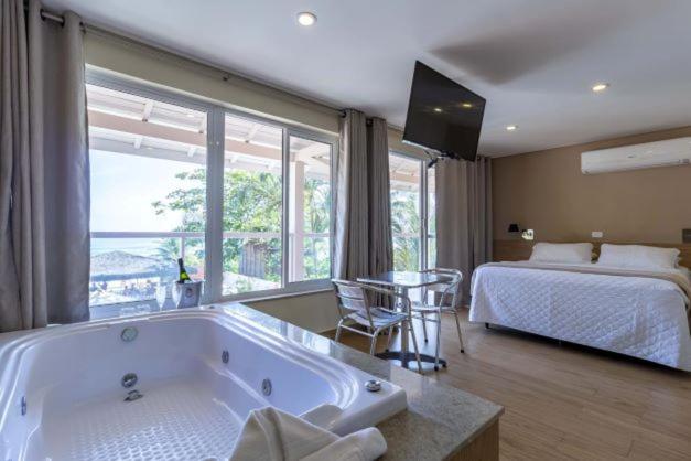 Deluxe Suite with Sea View photo 1