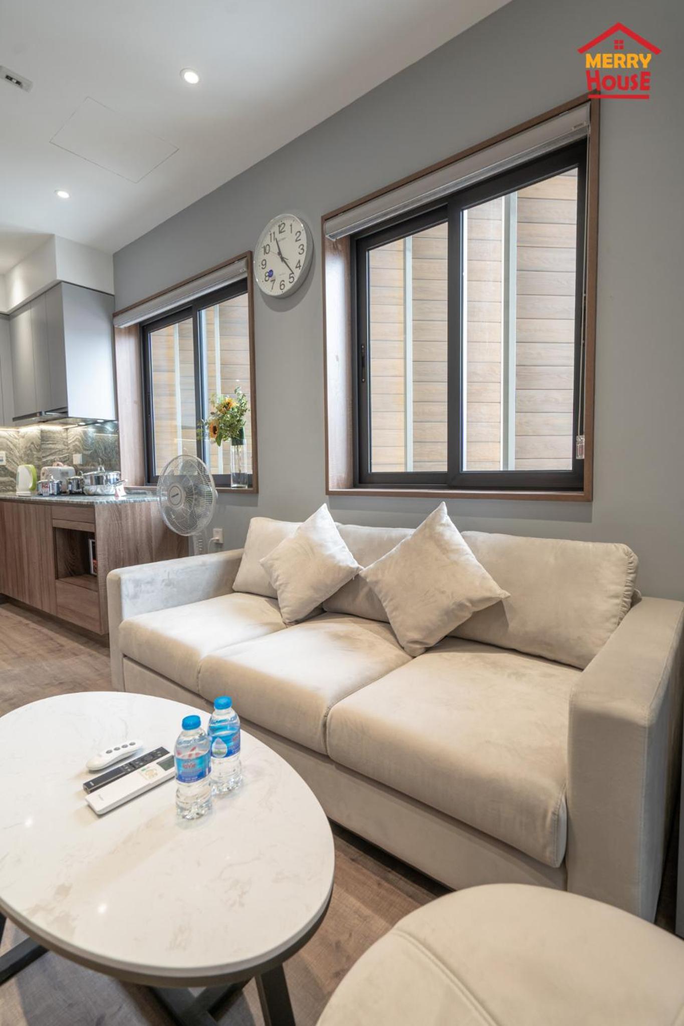 One-Bedroom Apartment - Photo 11