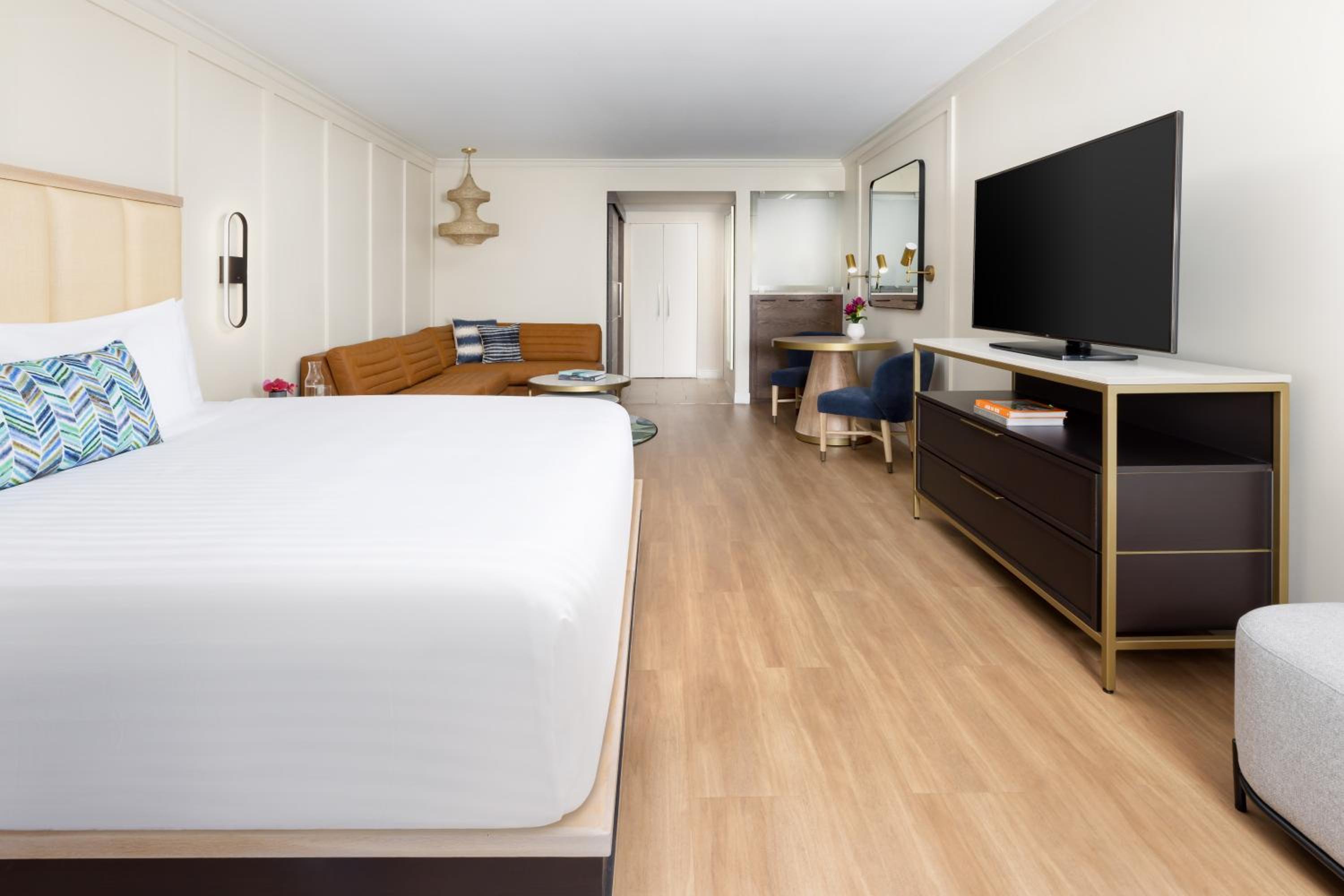 Standard King Room - Photo 1