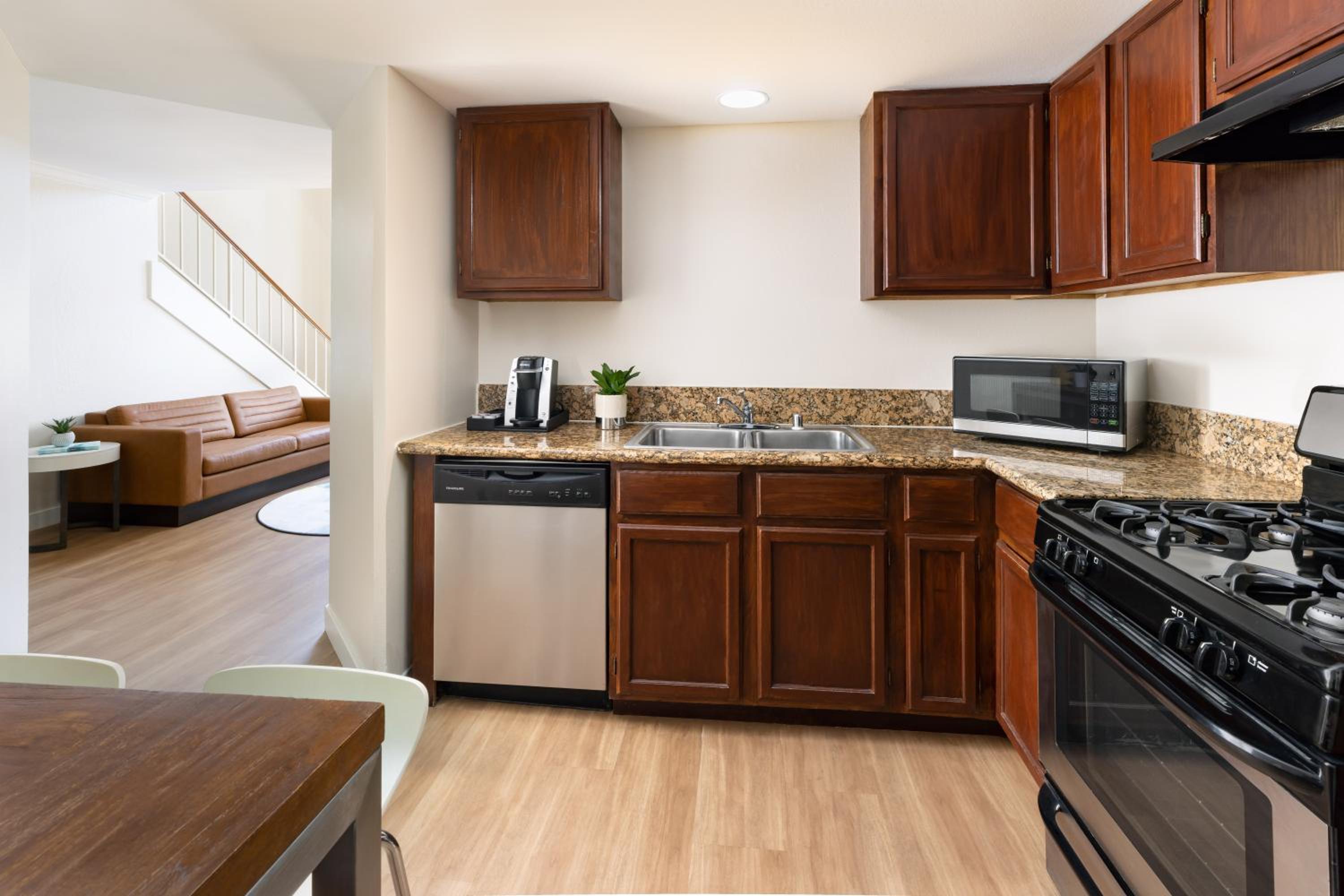 Suite: Three-Bedroom - Photo 10