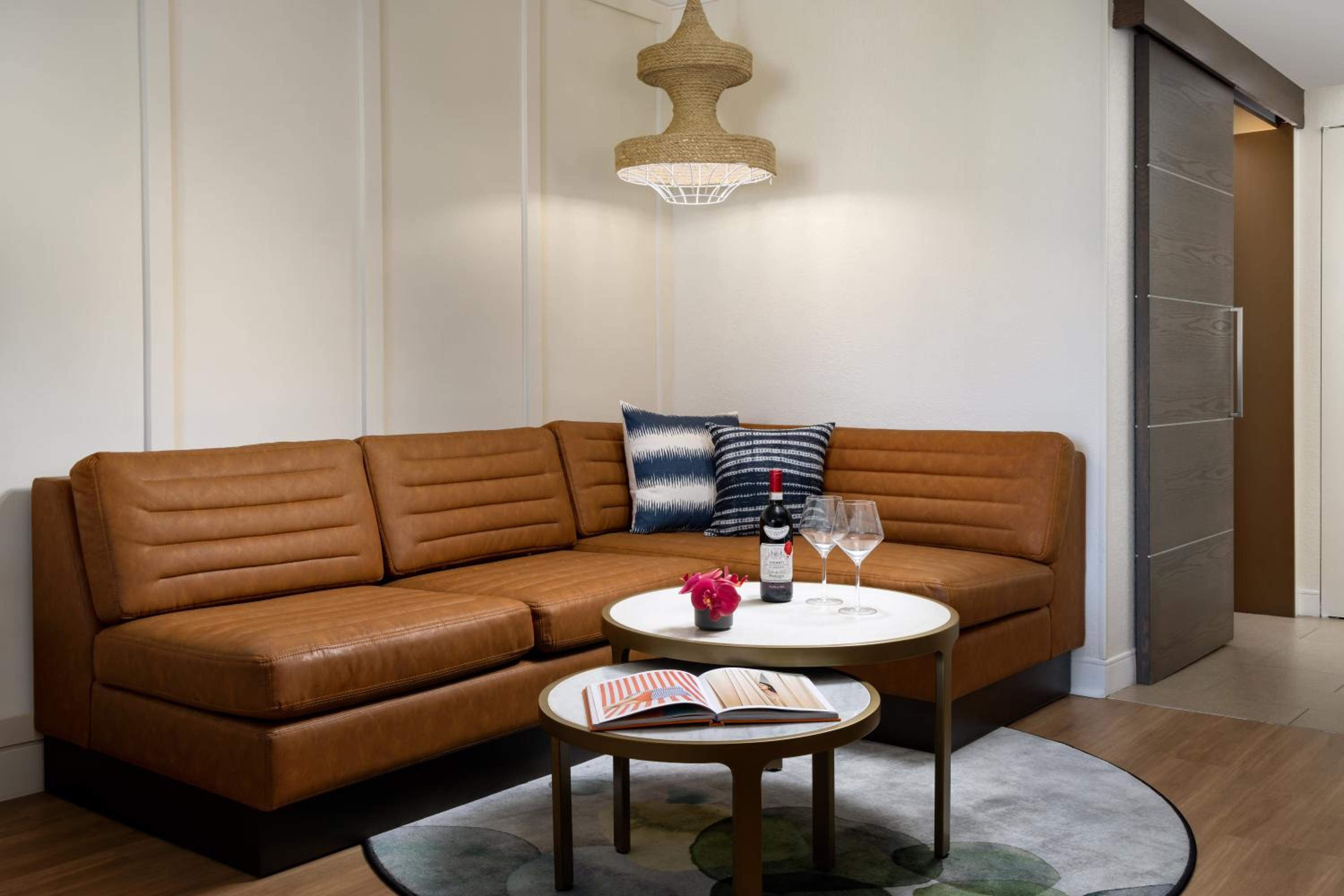 Standard King Room - Photo 4