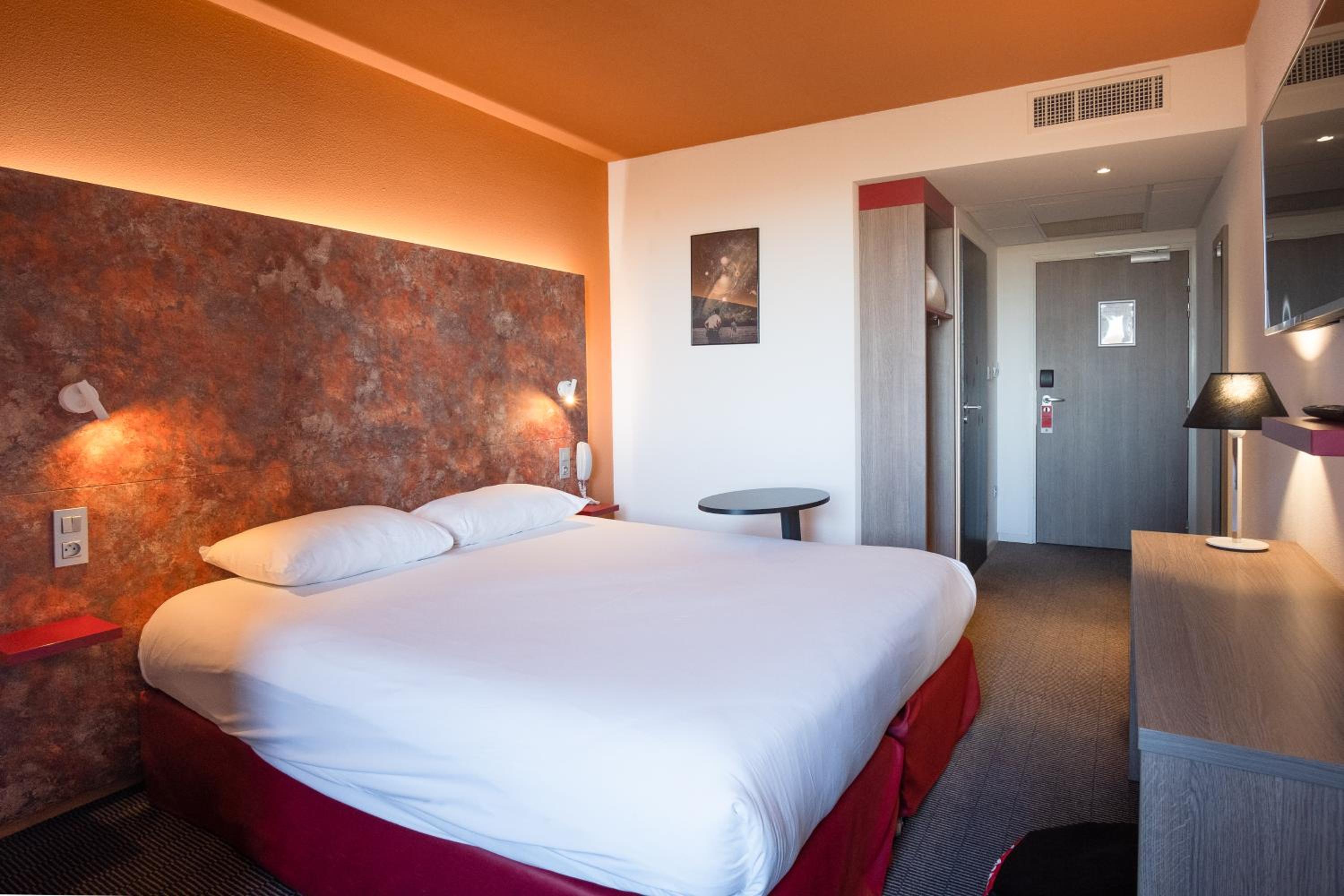 Standard Double Room - Photo 3
