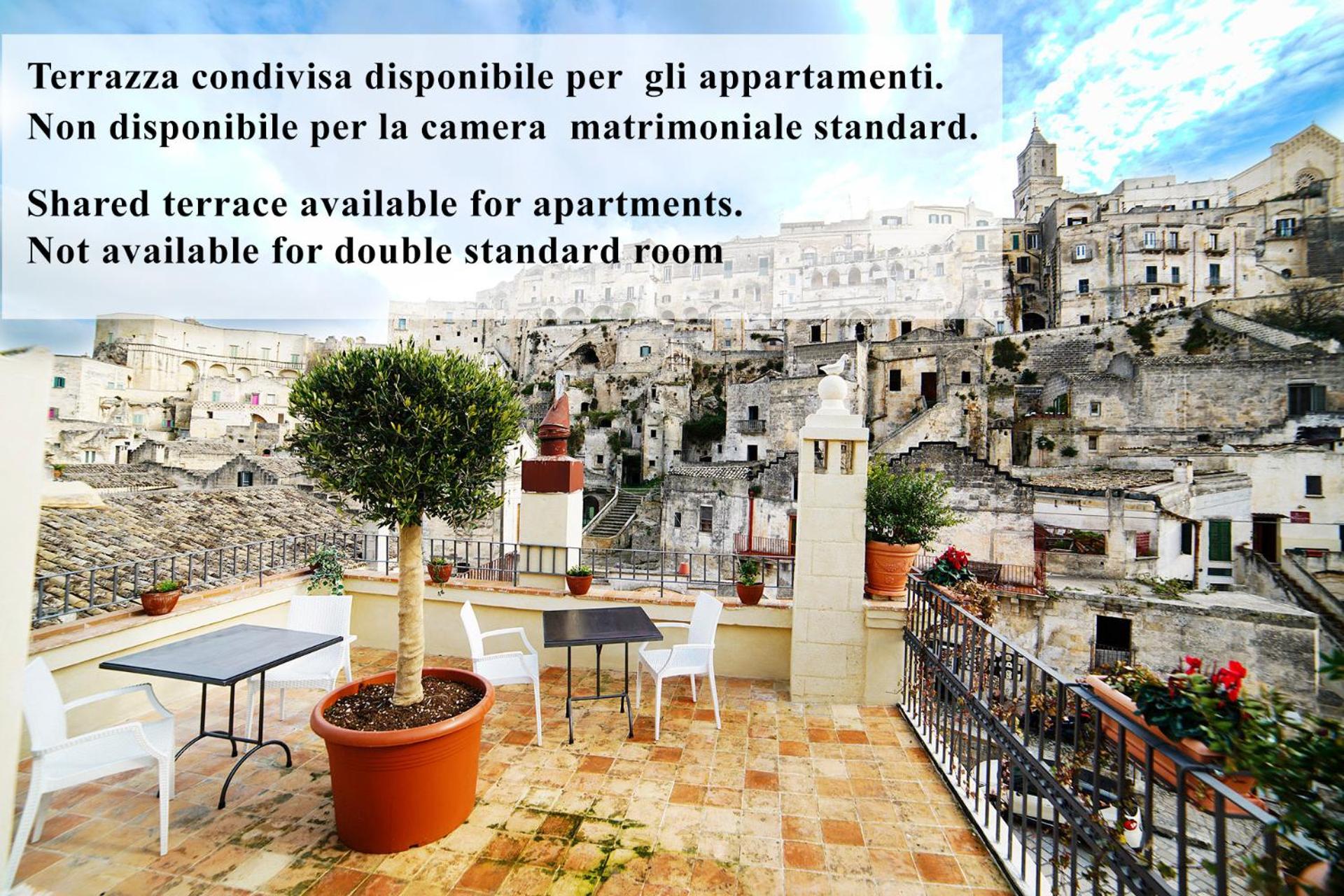 Apartment With Terrace - Photo 5