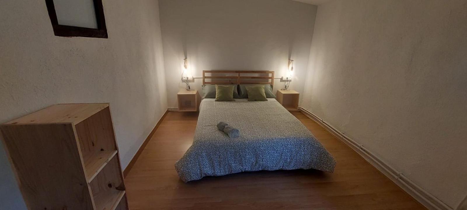 Five-Bedroom House photo 2