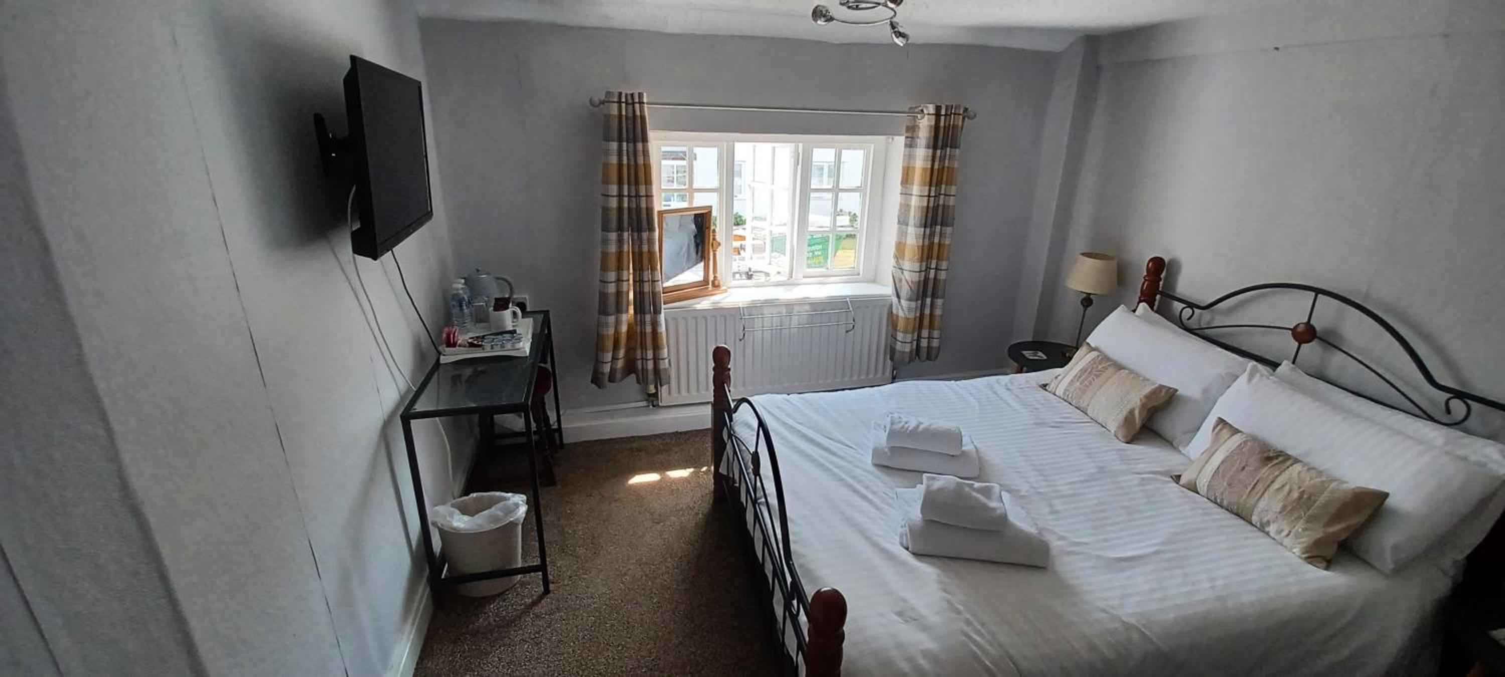 Double Room With Shared Bathroom photo 1