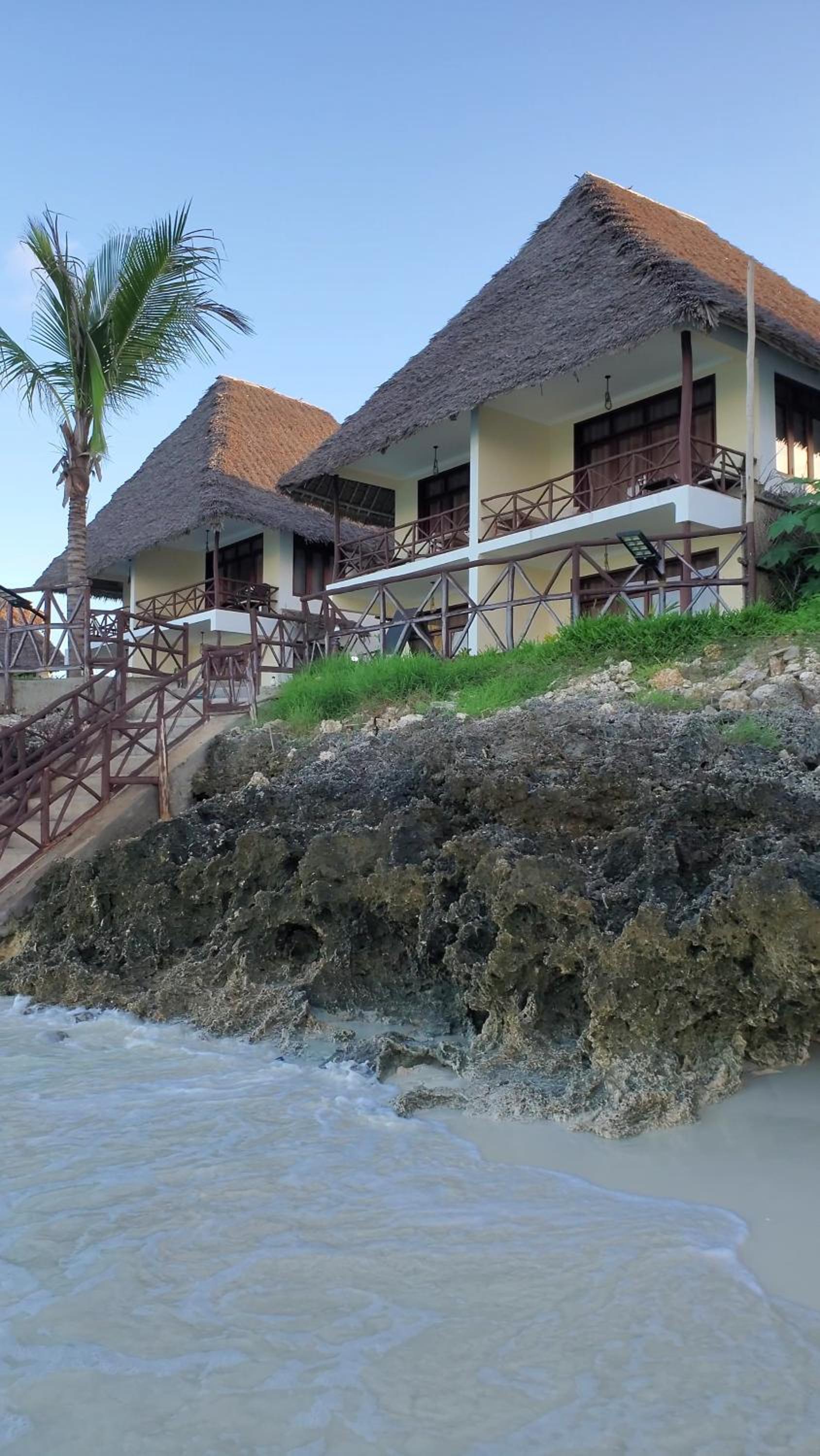 Double Room with Balcony and Sea View - Photo 8