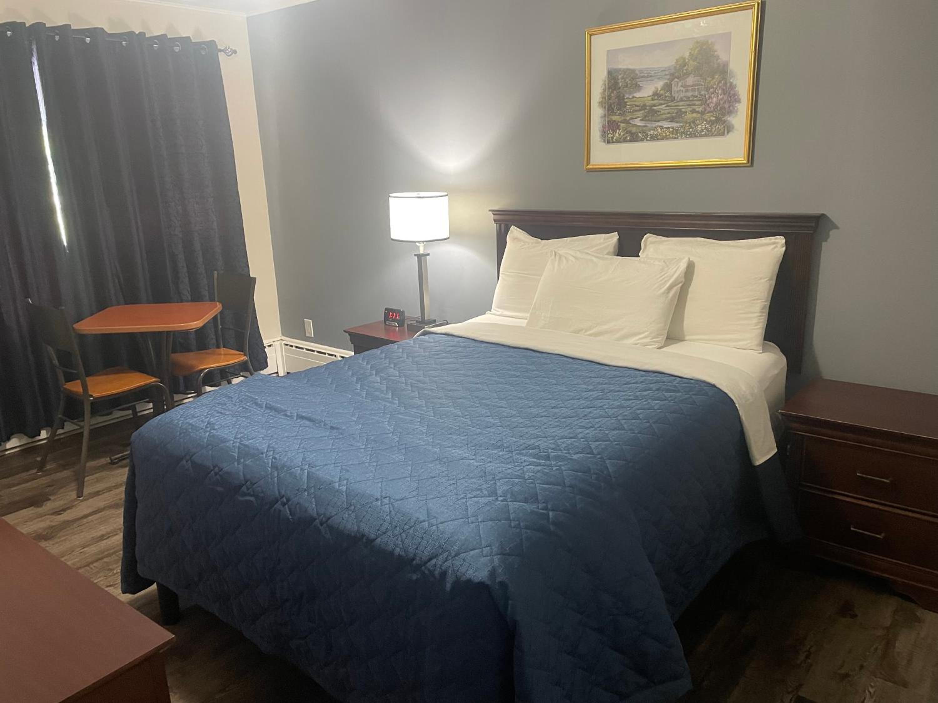 Deluxe Queen Room - Photo 3
