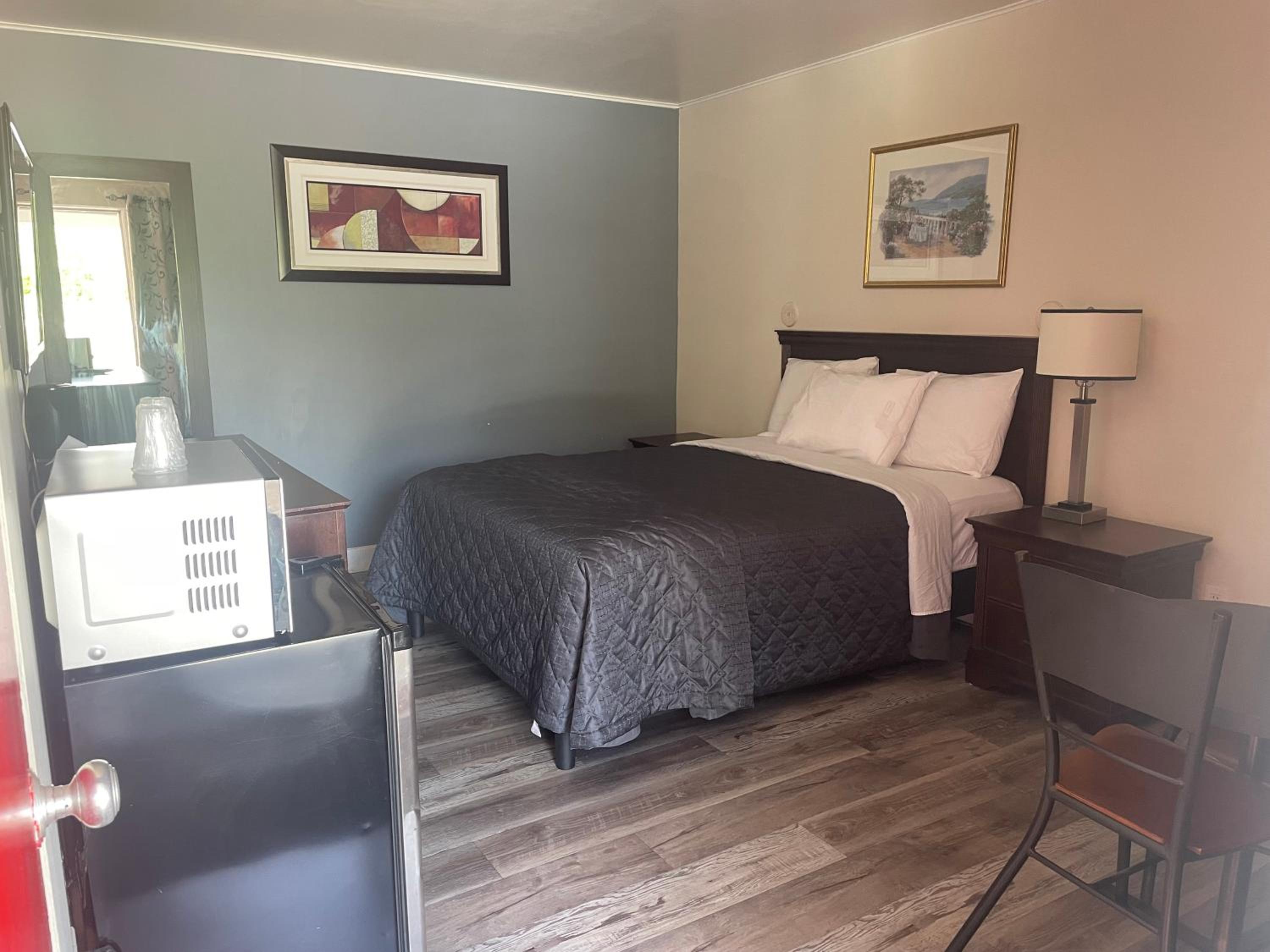 Deluxe Queen Room - Photo 4