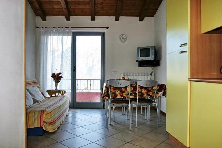 One-Bedroom Apartment - Annex