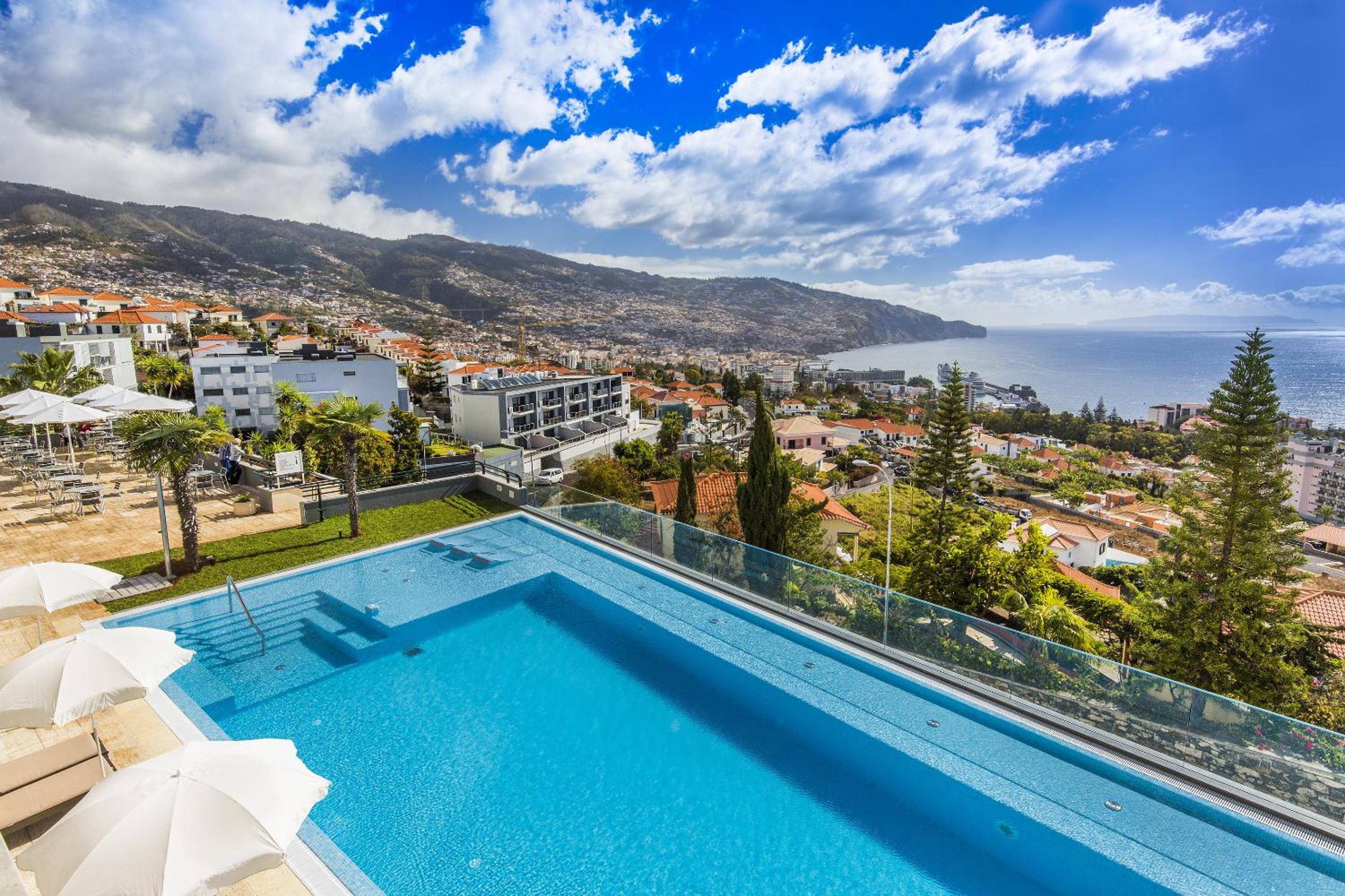Double or Twin Room with Sea View - Photo 5