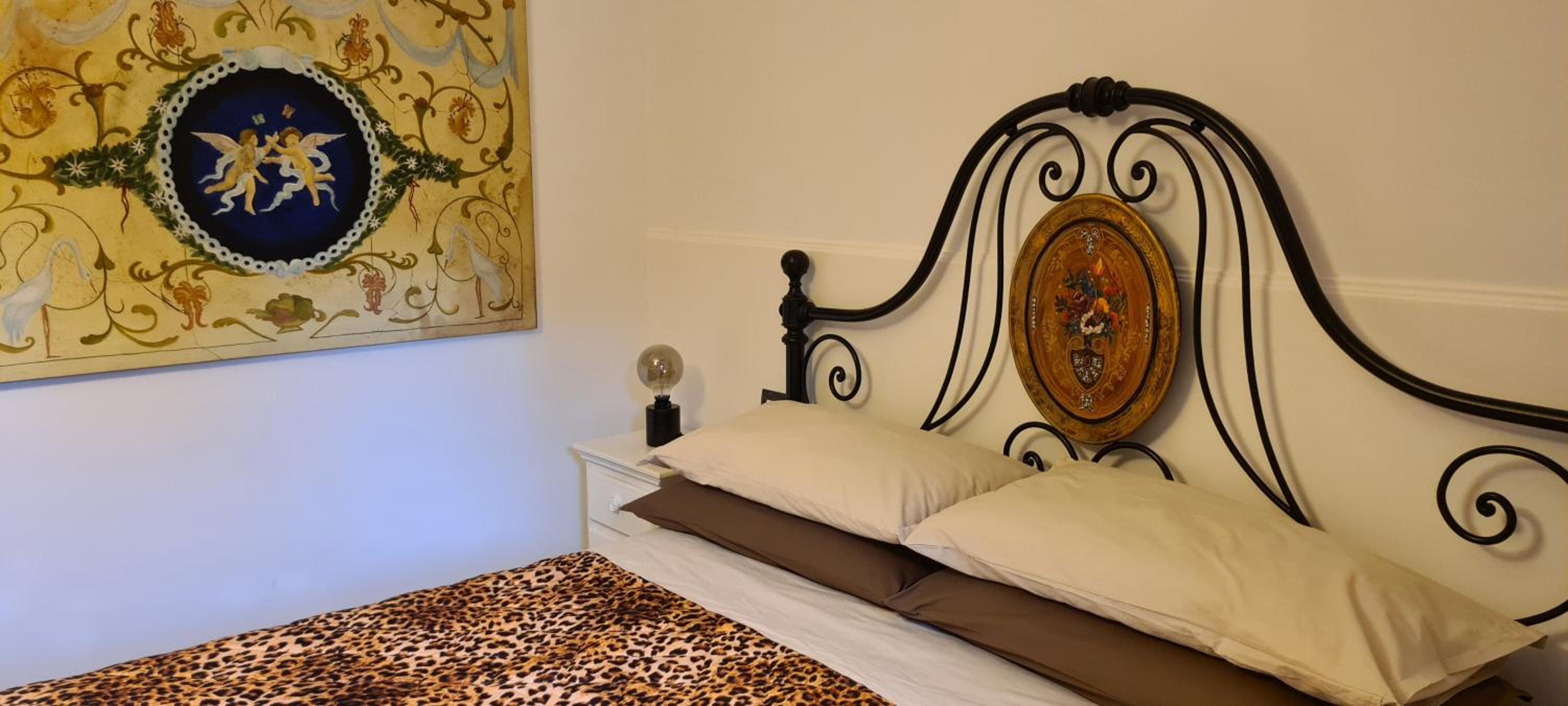 Deluxe Room - Photo 2