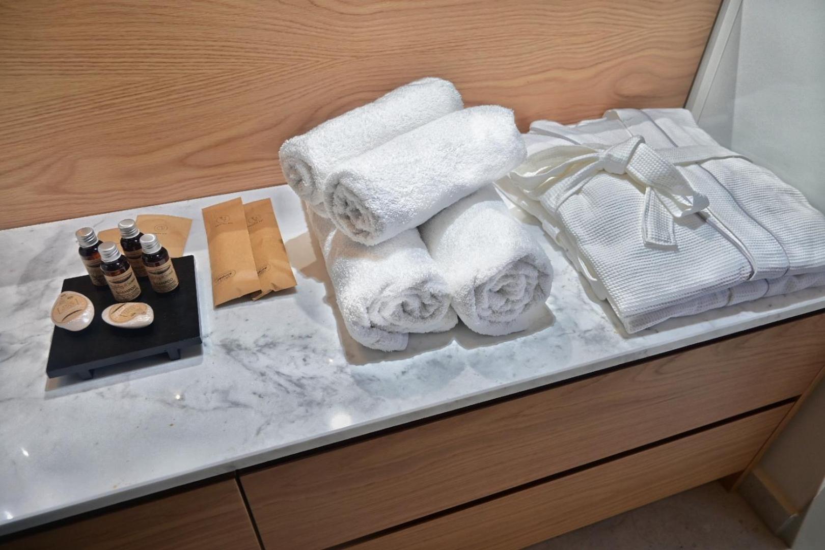 Deluxe Double Room with Balcony and Sea View photo 2