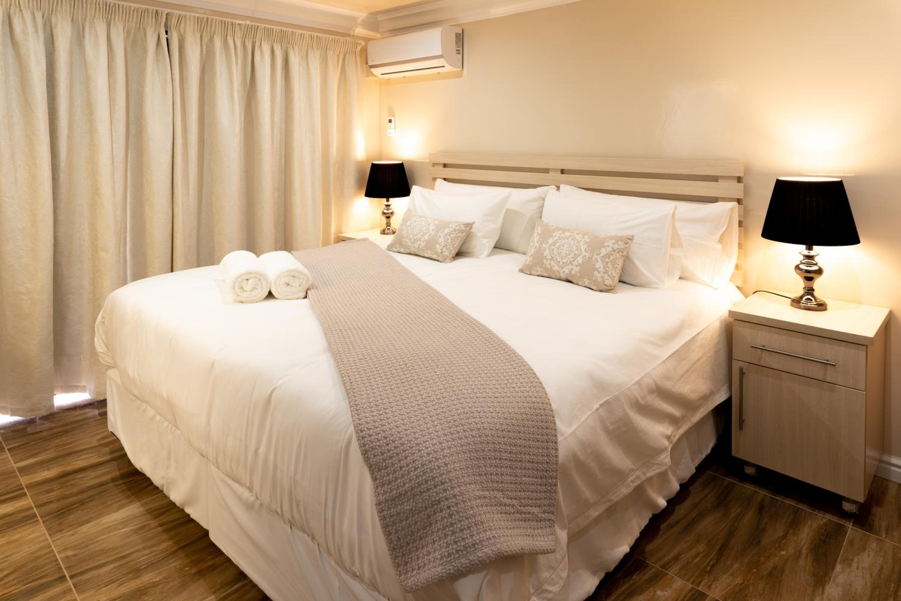 Standard Twin Room - Photo 1