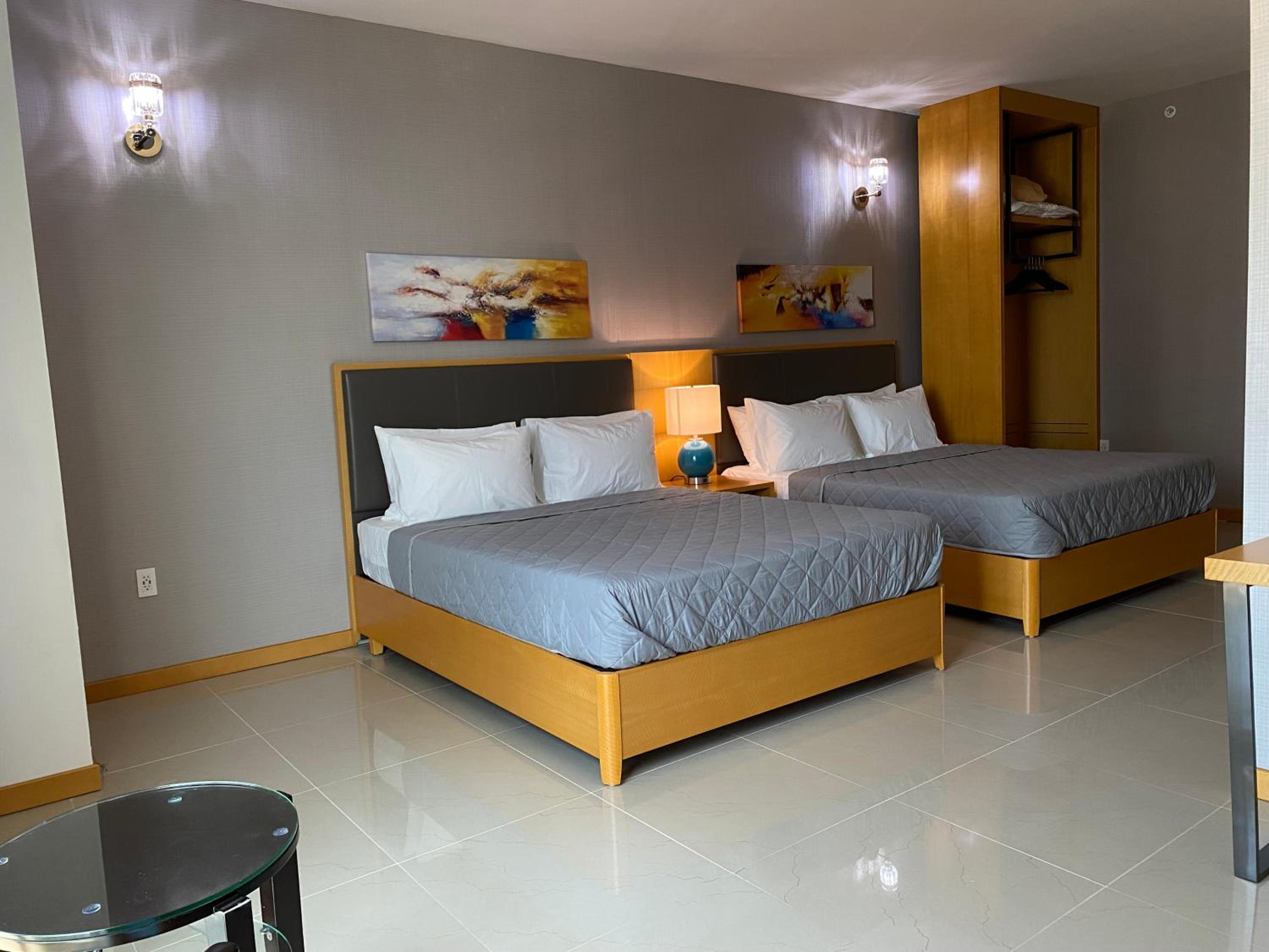 Suite - Photo 2