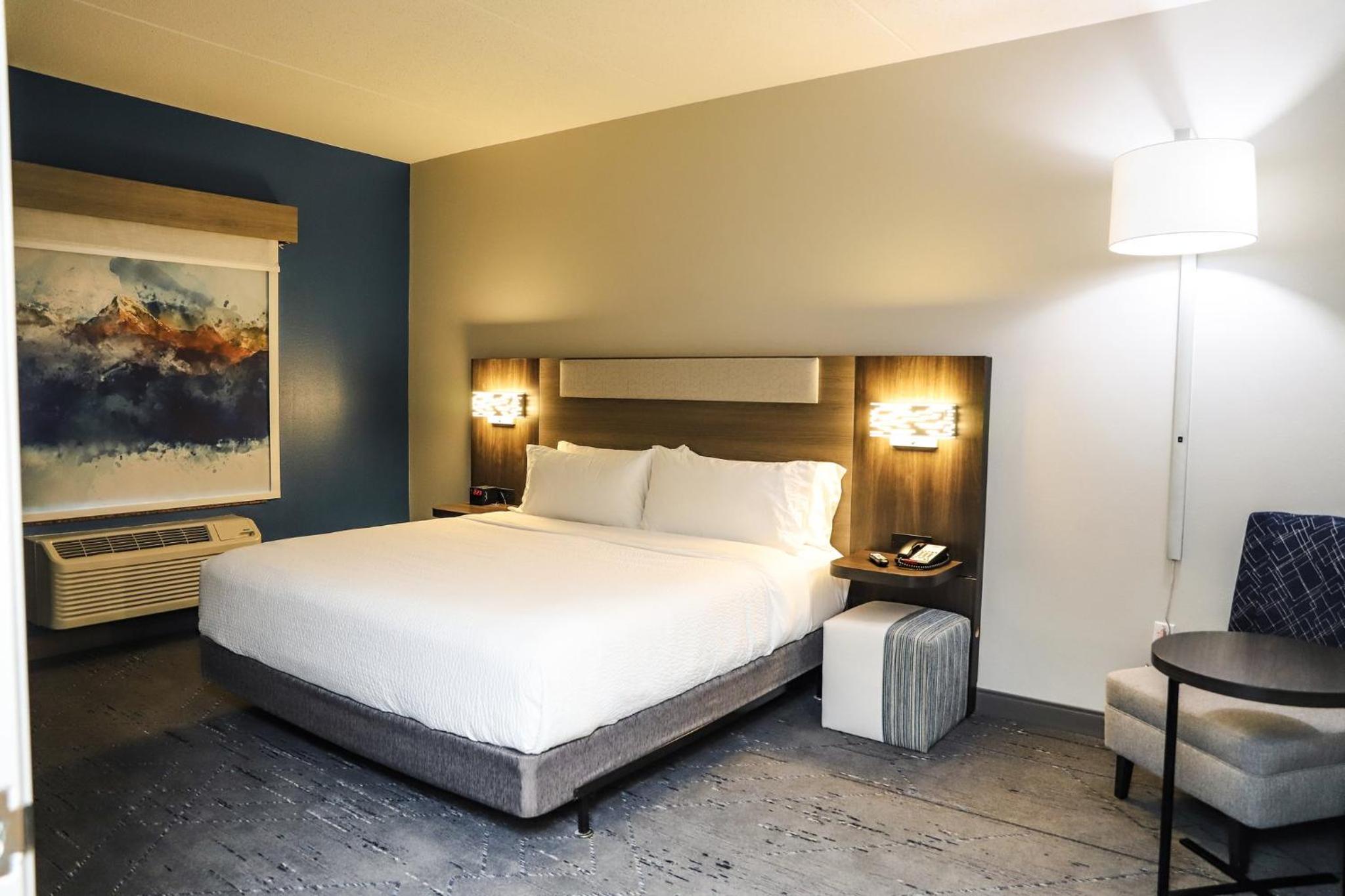 King Suite - Photo 2