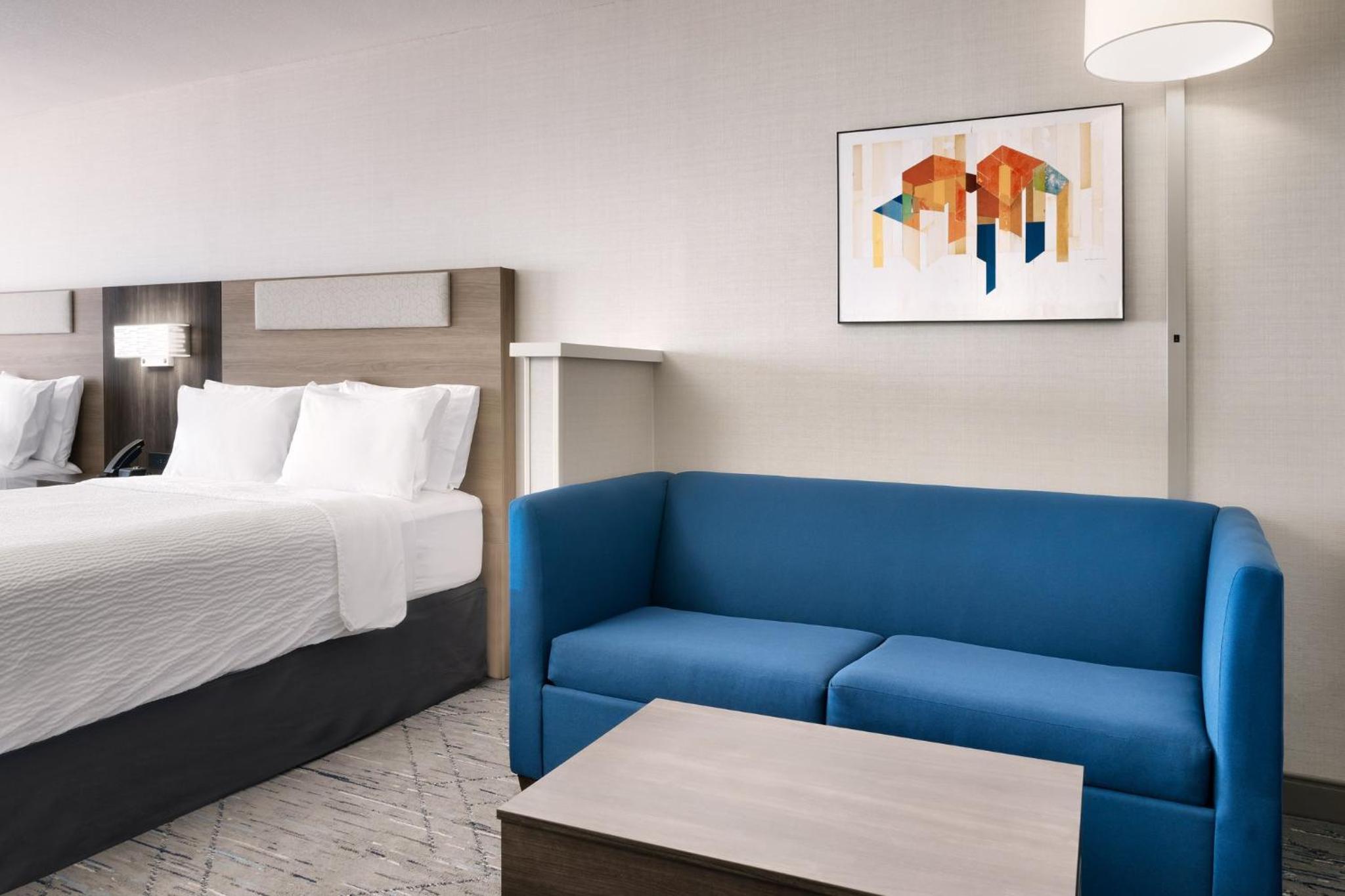 Suite with Two Queen Beds - Photo 7