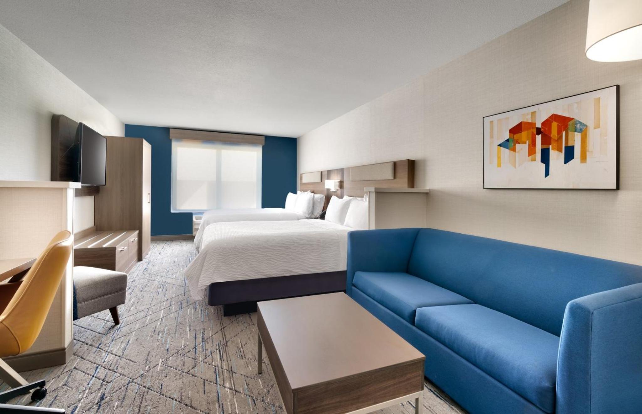 Suite with Two Queen Beds - Photo 2