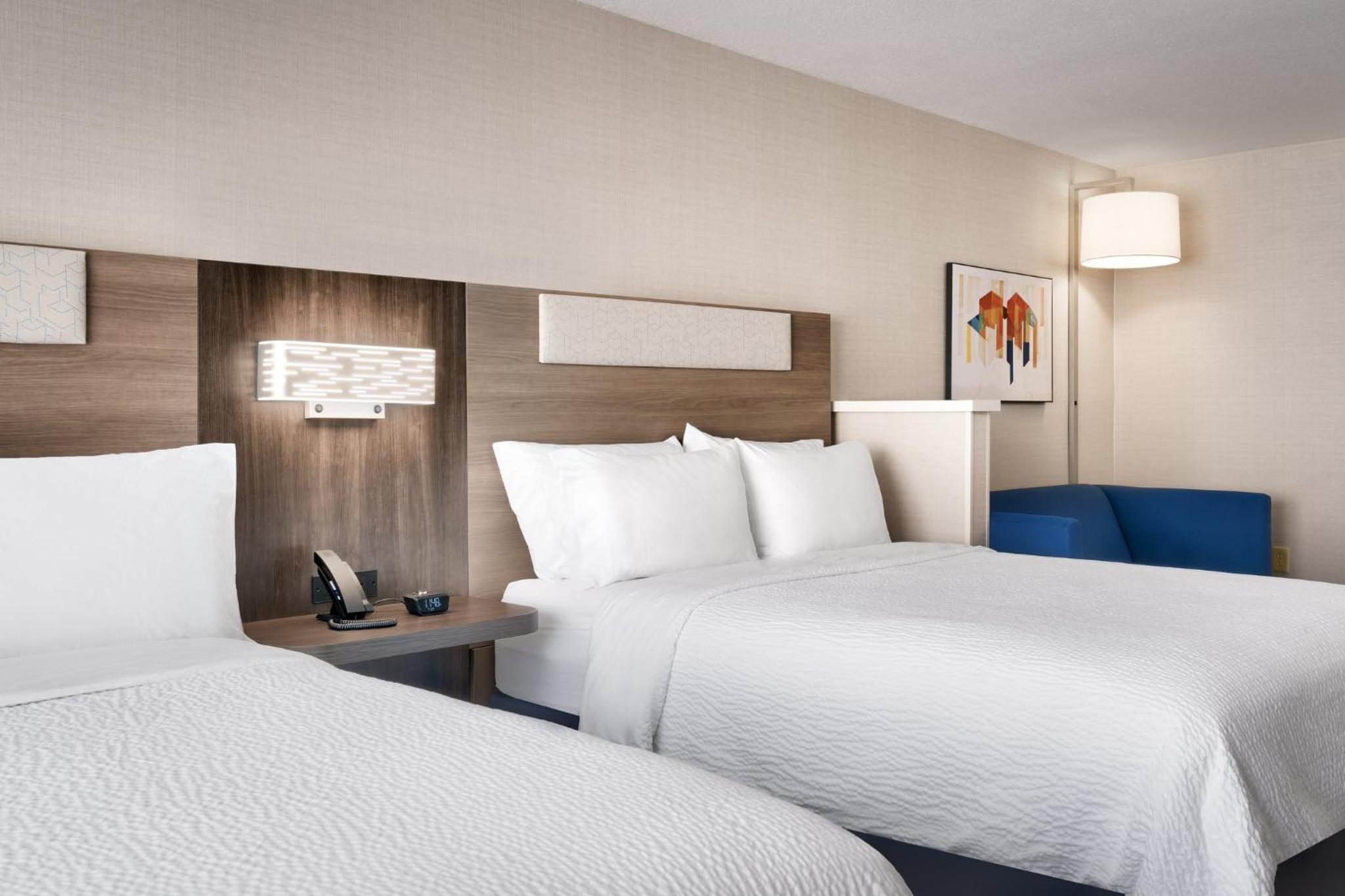 Suite with Two Queen Beds - Photo 1