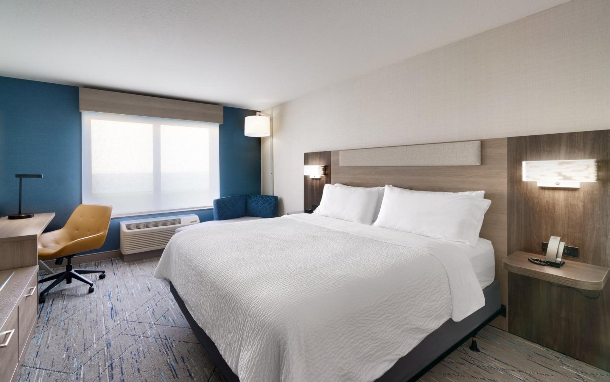 Standard King Room - Photo 4