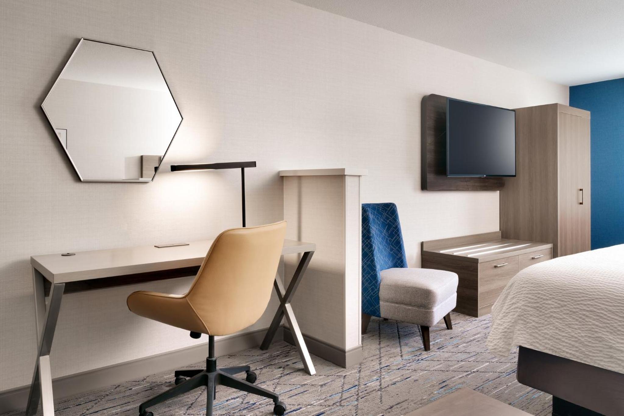 Suite with Two Queen Beds - Photo 3