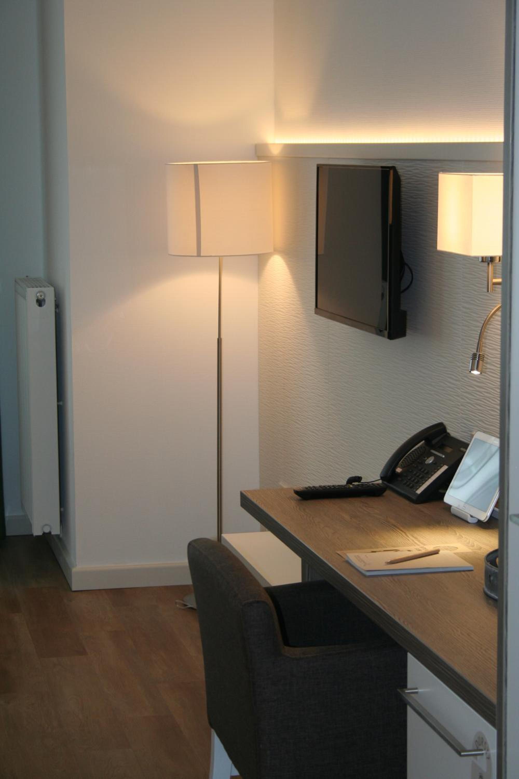 Double Room Main Building - Photo 5