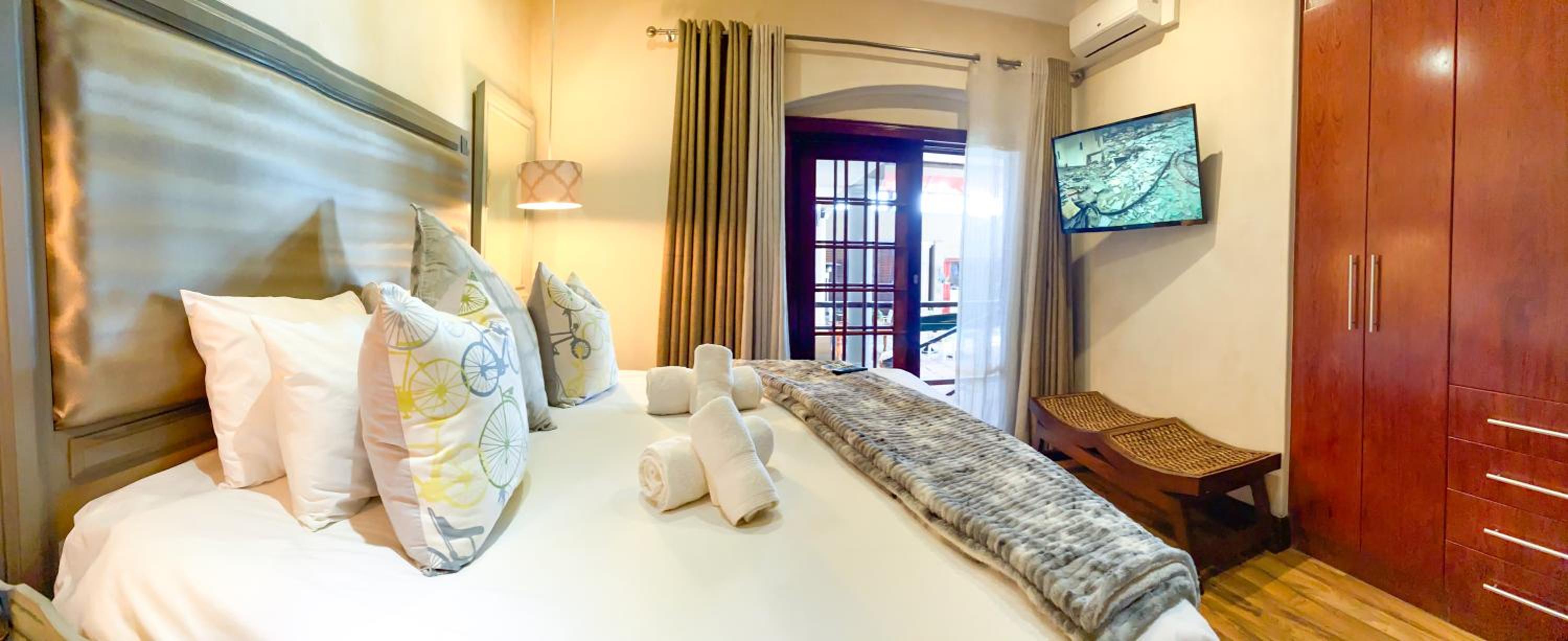 Deluxe King Room