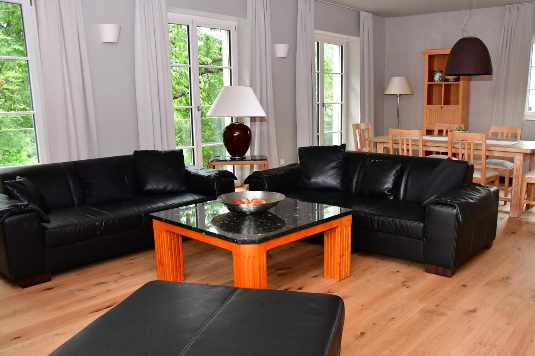 Apartment photo 2