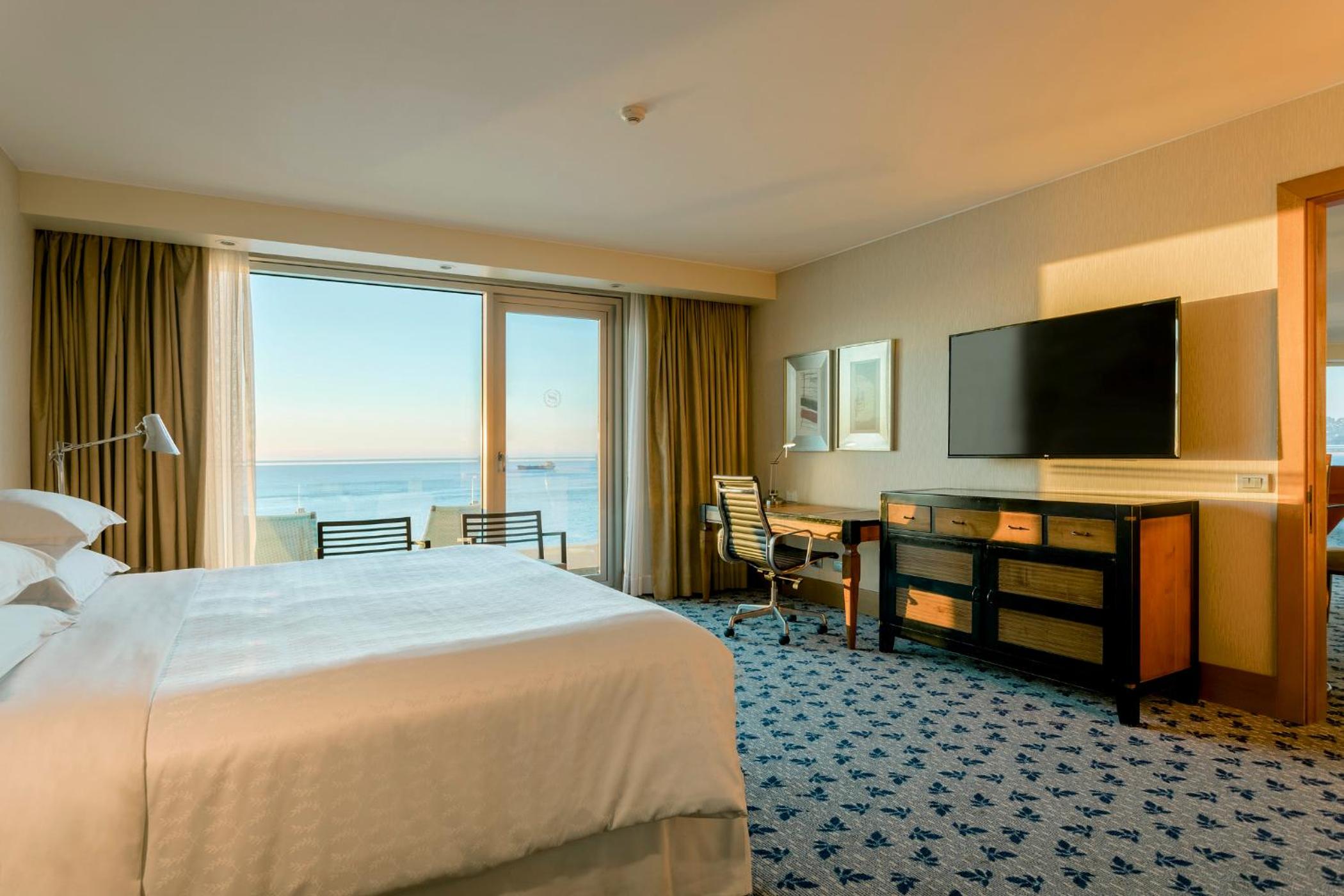 Presidential, 1 Bedroom Presidential Suite, 1 King, Balcony photo 1