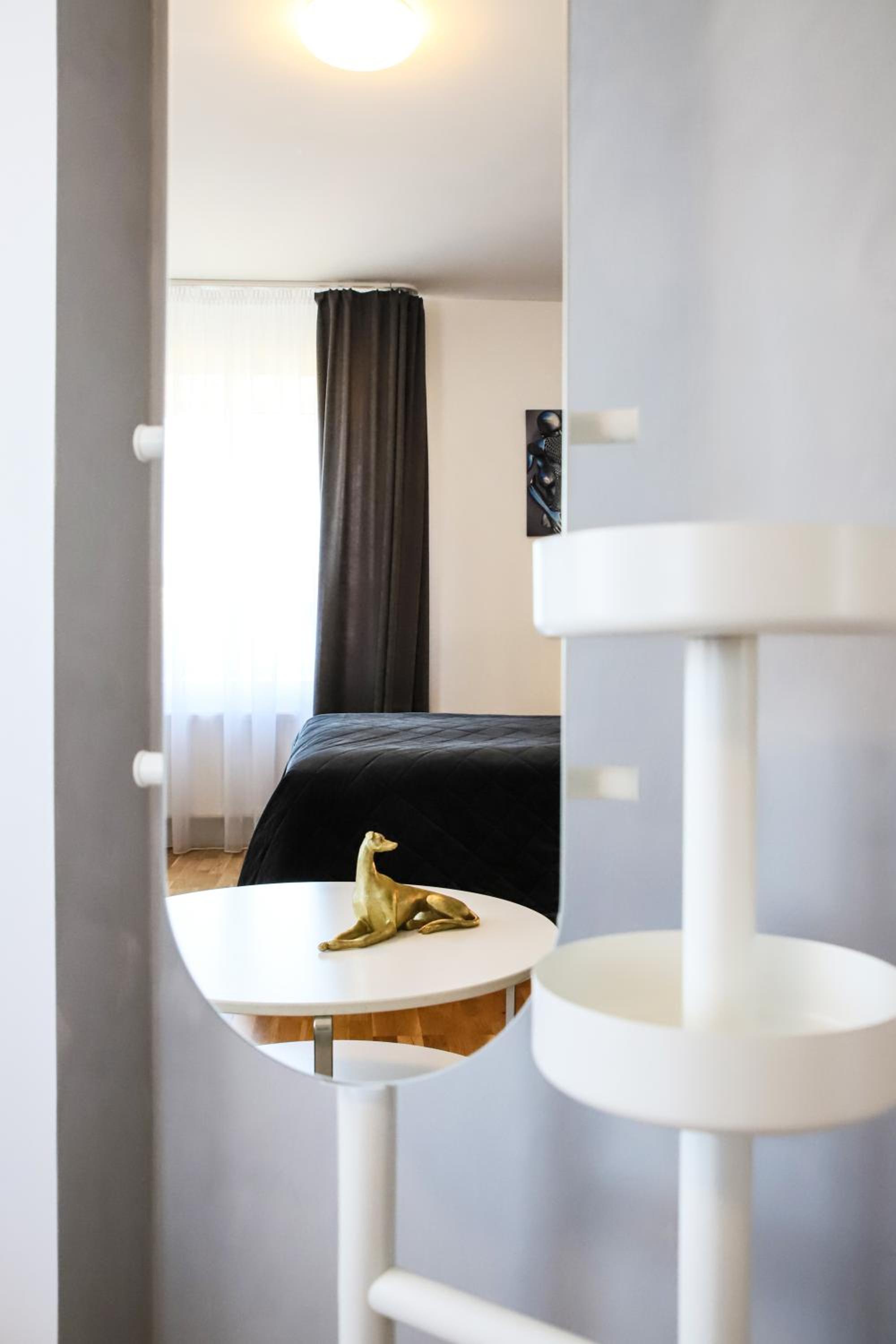 Two-Bedroom Apartment - Photo 5