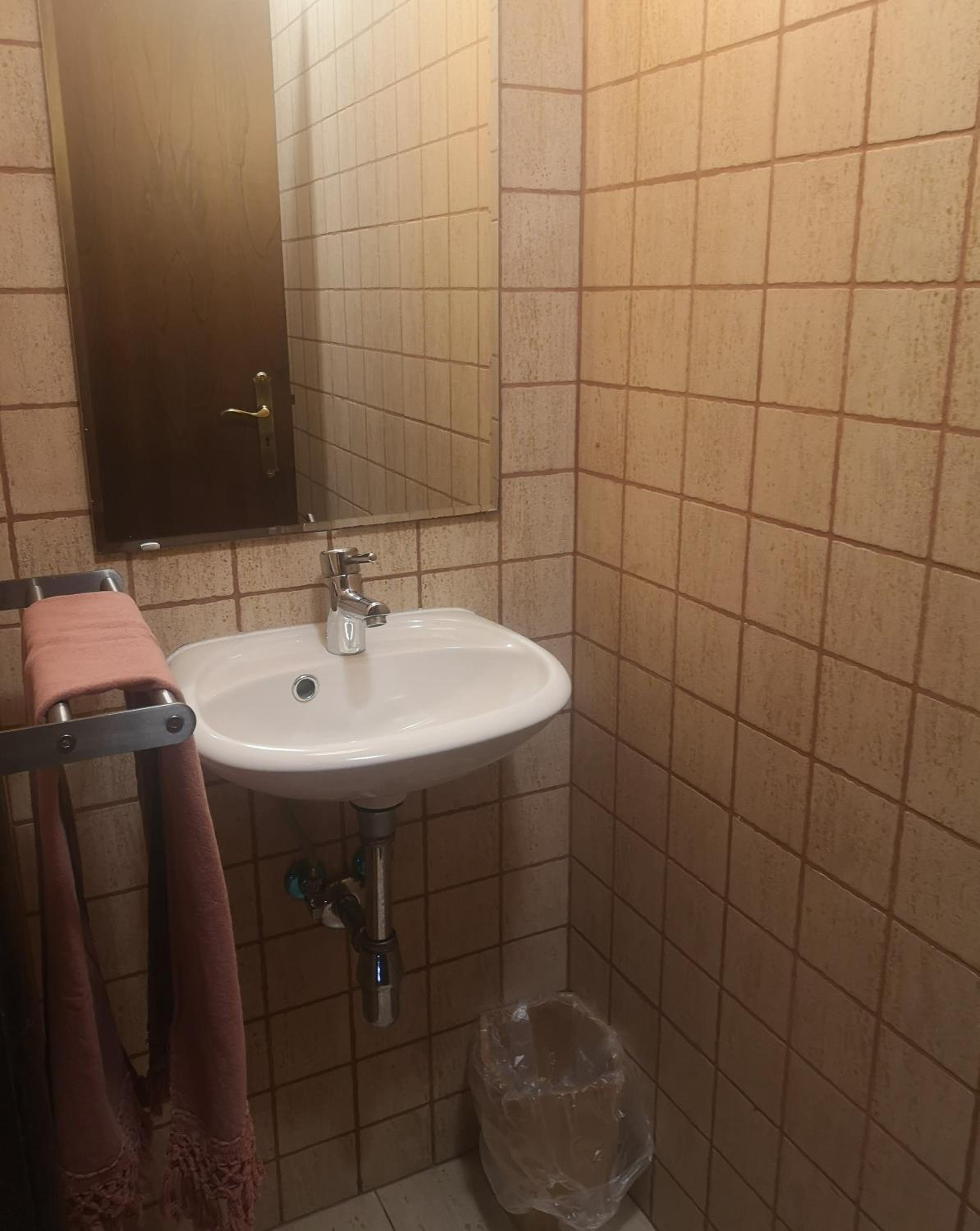 Two-Bedroom House - Photo 25