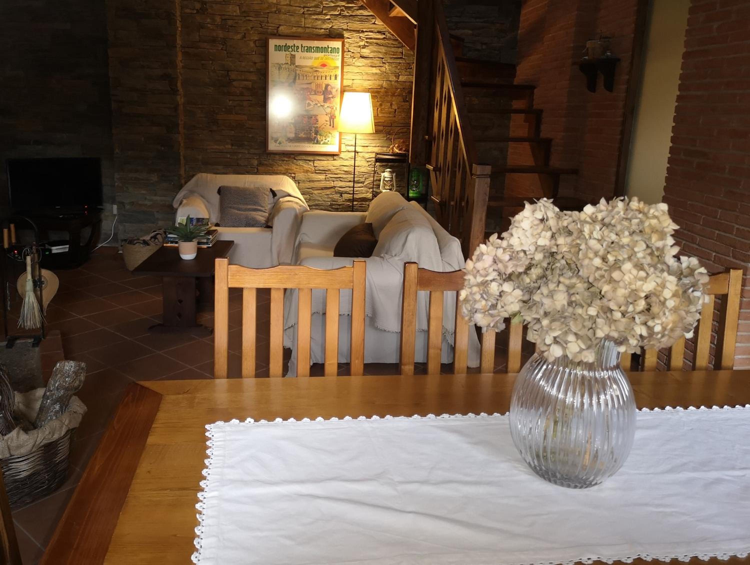Two-Bedroom House - Photo 8