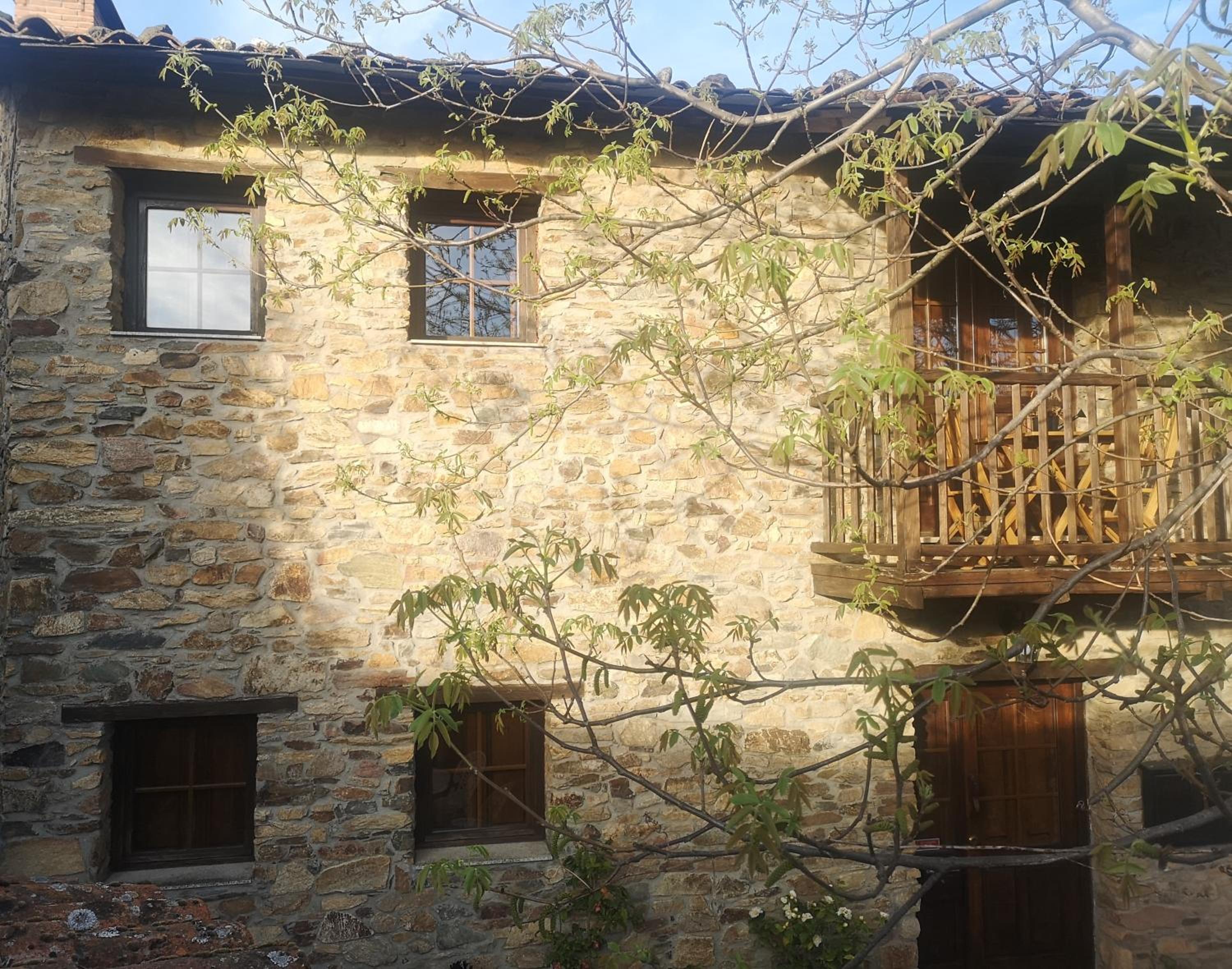 Two-Bedroom House - Photo 12