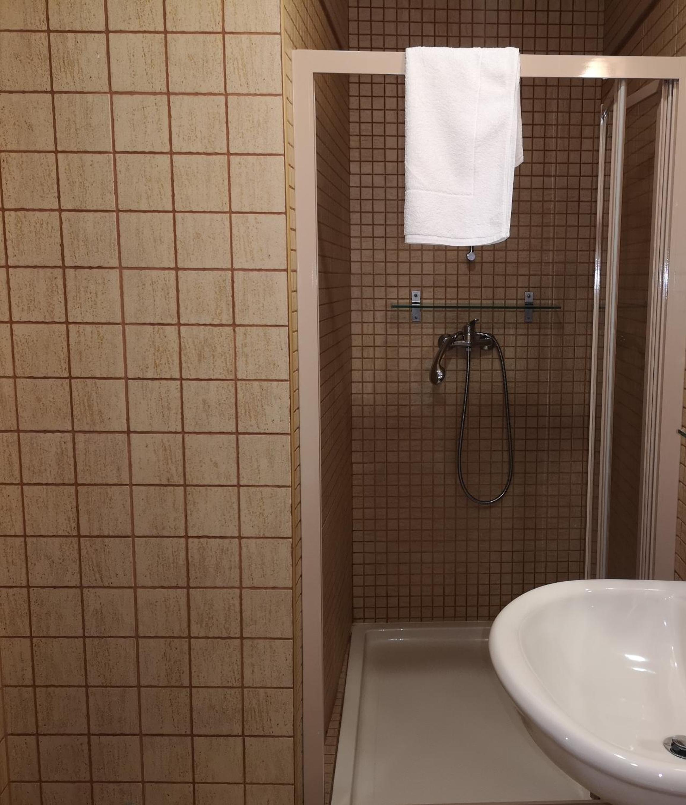Two-Bedroom House - Photo 13