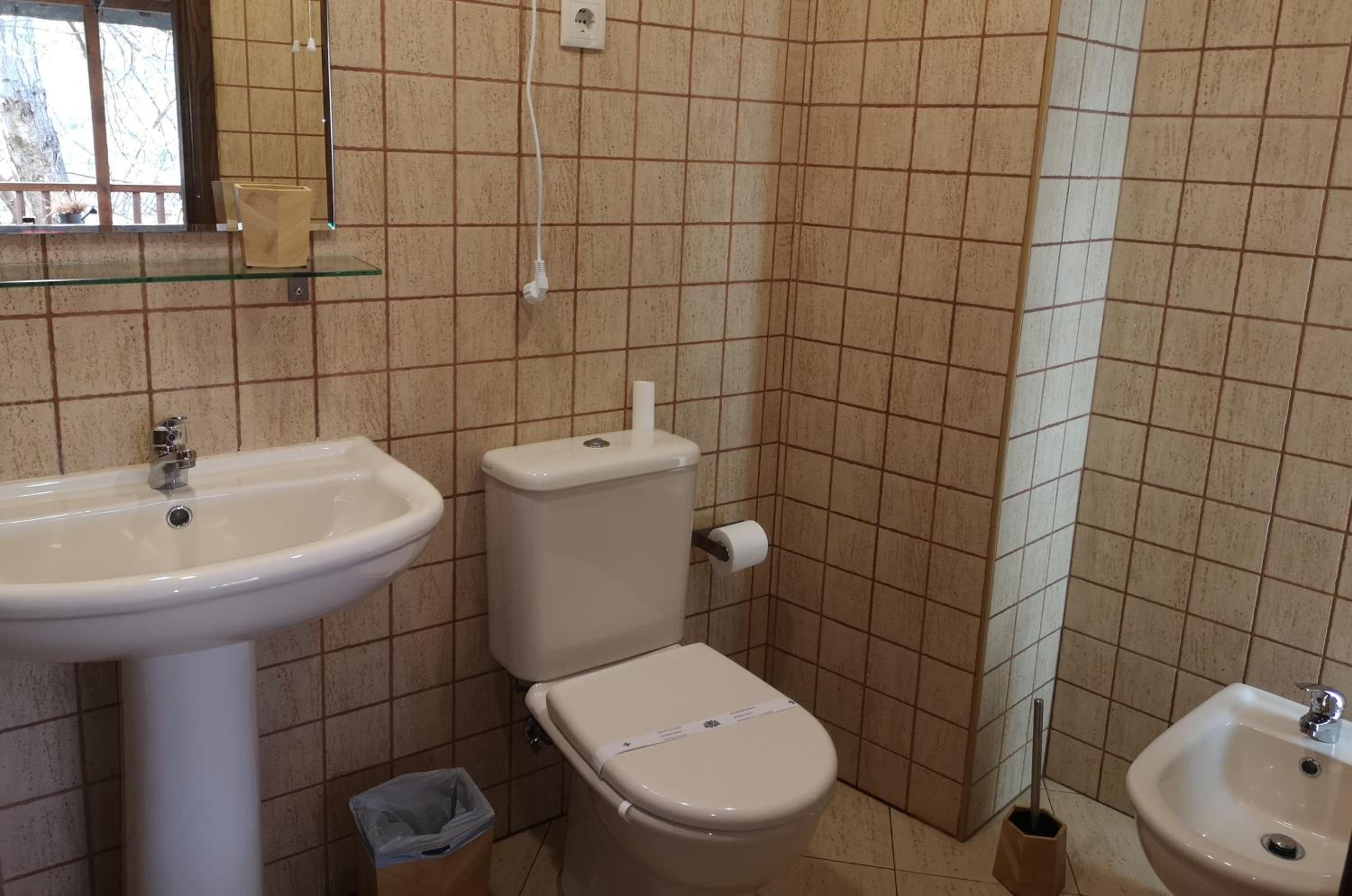 Two-Bedroom House - Photo 15