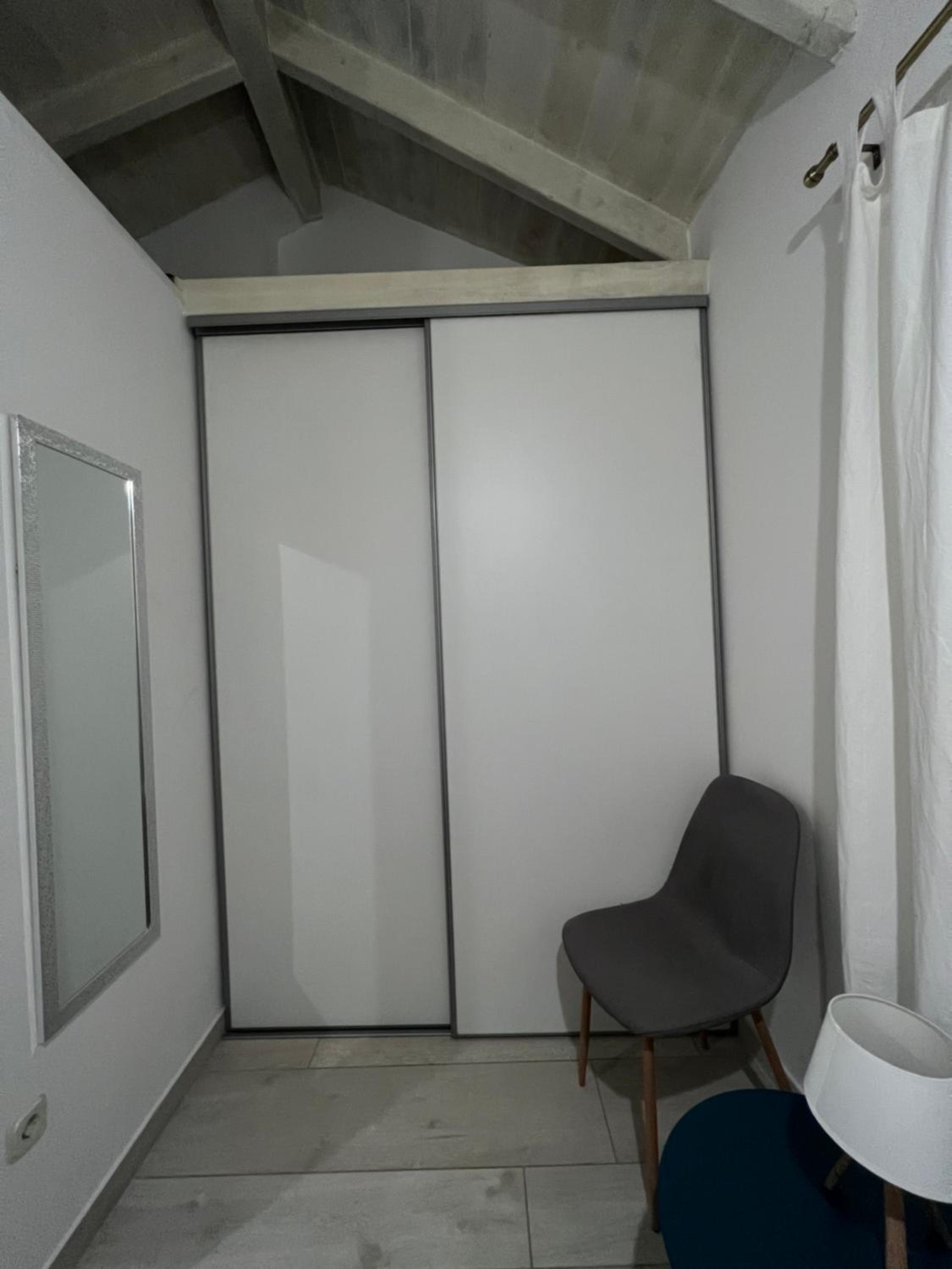 One-Bedroom Apartment - Photo 5