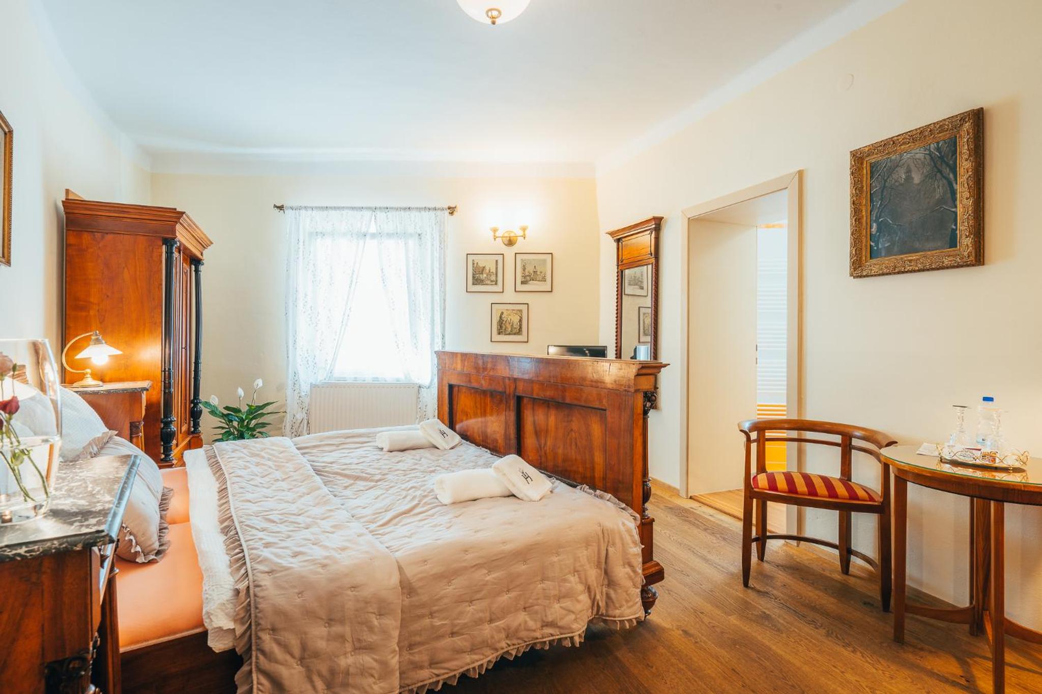 Large Double Room photo 2