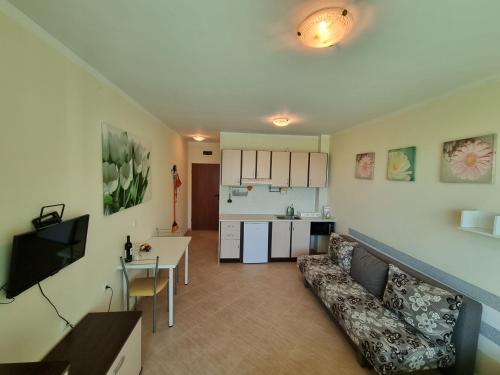 Quadruple Room with Balcony photo 1