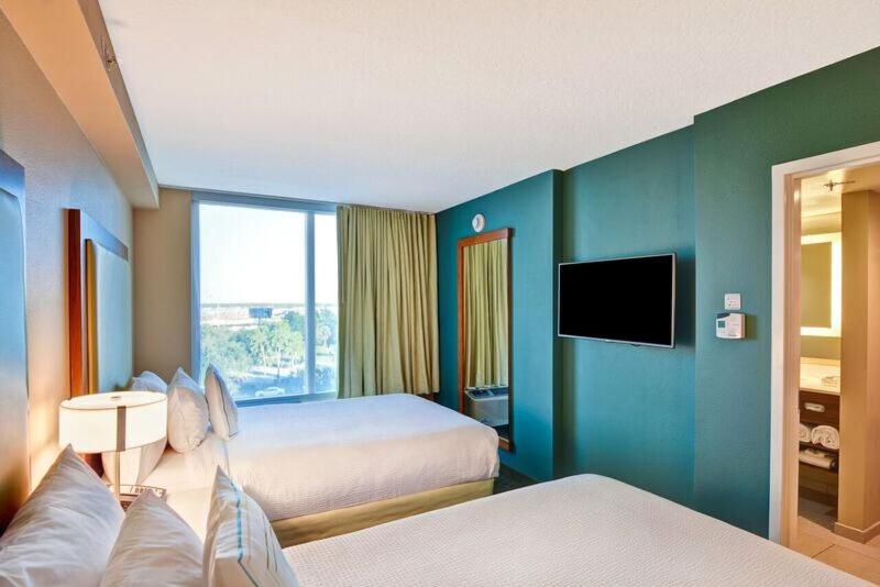 Suite with Two Double Beds and Sofa Bed - Photo 8
