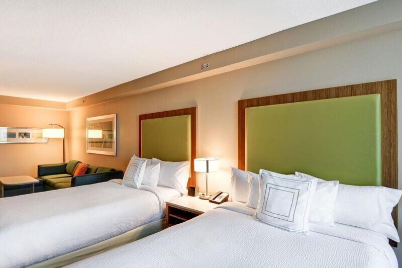 Suite with Two Double Beds and Sofa Bed - Photo 7