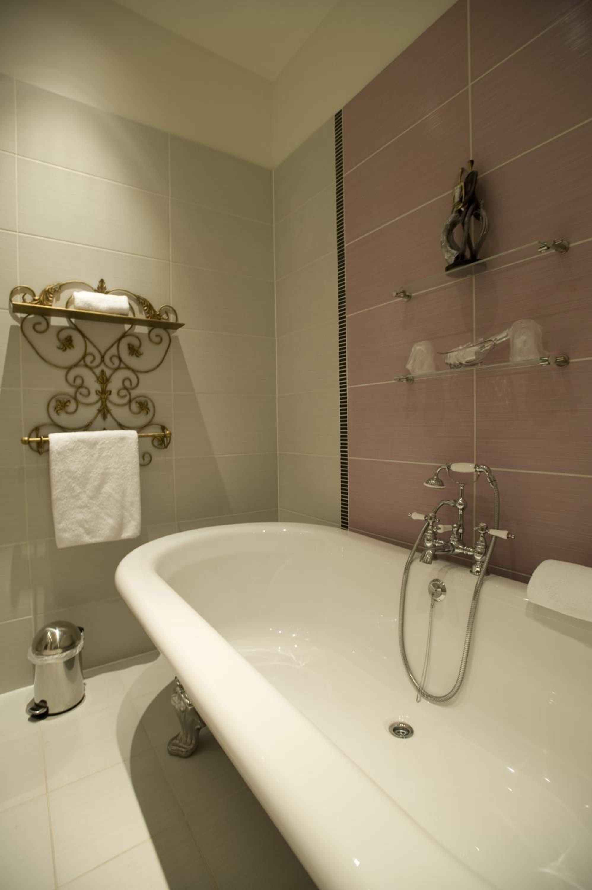 Suite - Photo 6