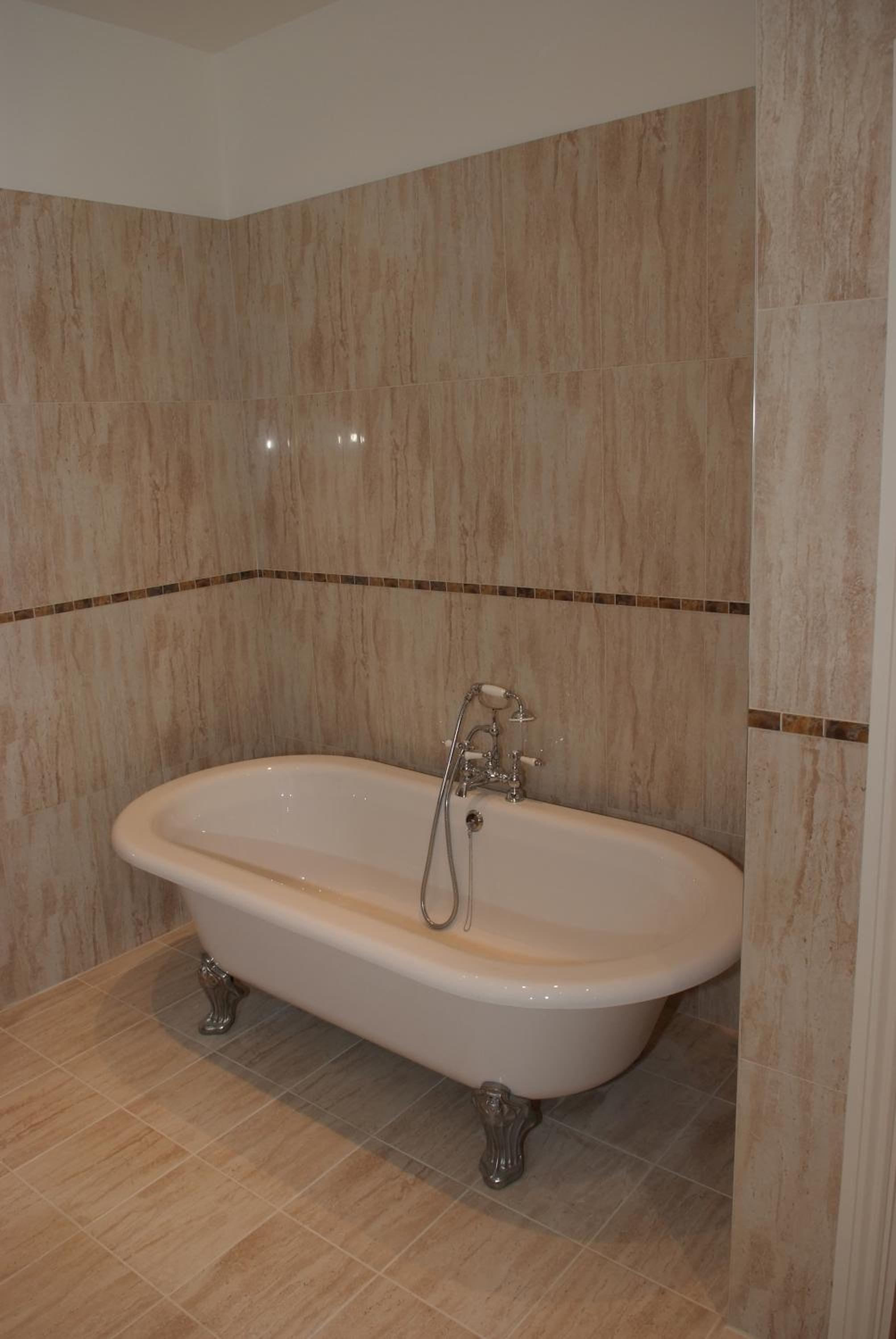 Suite - Photo 11