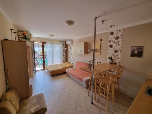 Quadruple Room with Balcony photo 1