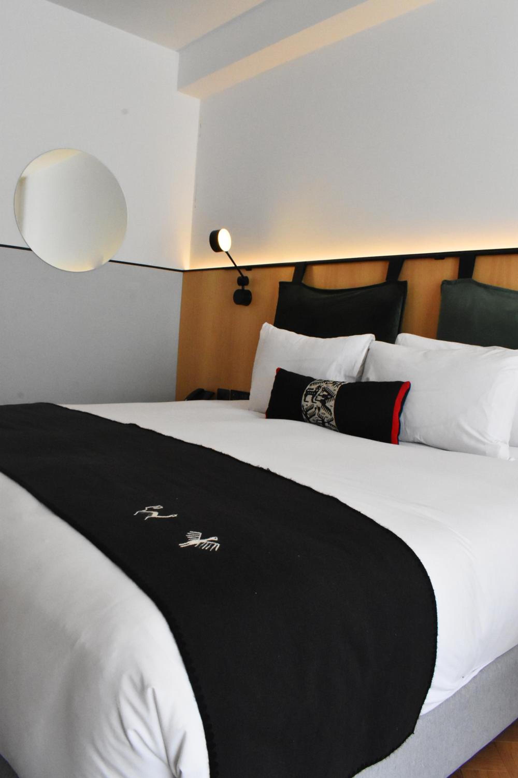 Deluxe Room - Photo 3