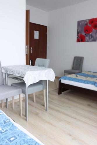 Triple Room with Private Bathroom and Balcony photo 2