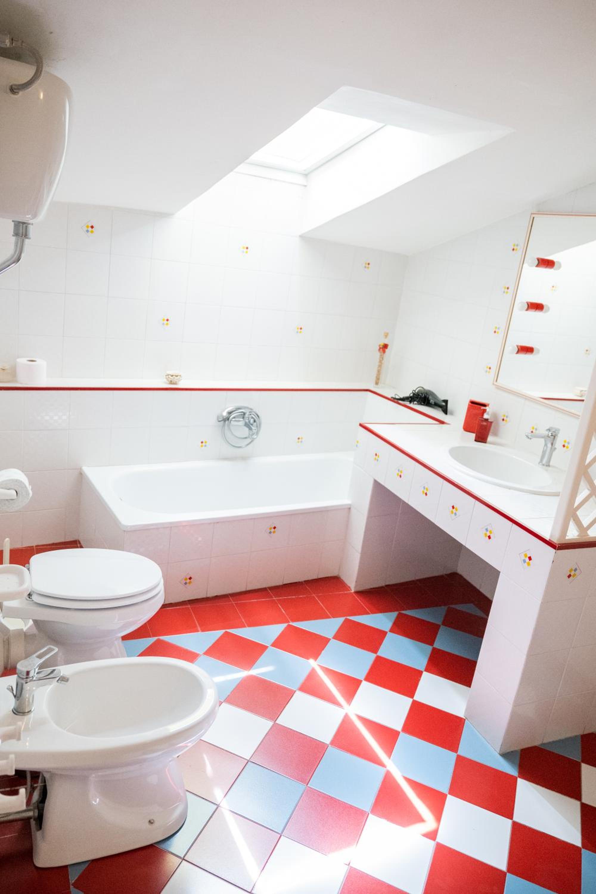 Quadruple Room with Private Bathroom photo 3